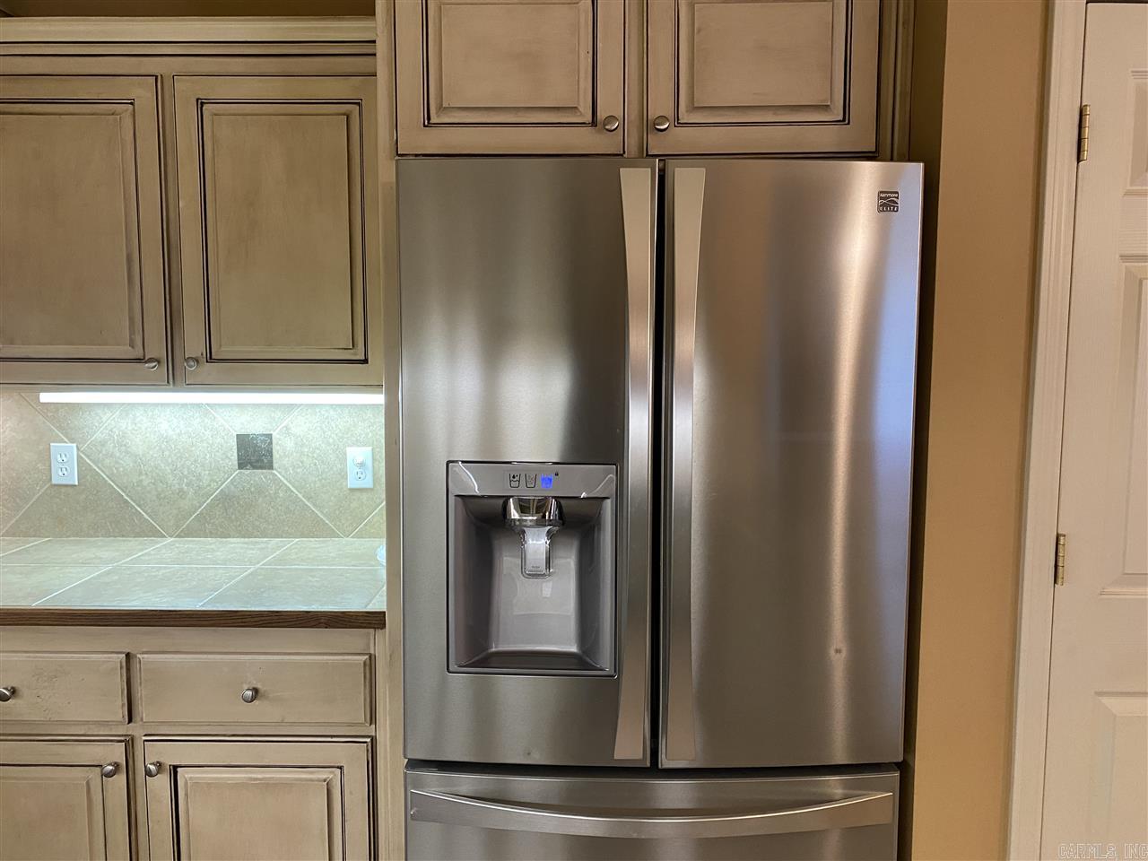 COUNTRY CLUB OF ARK THE - Residential