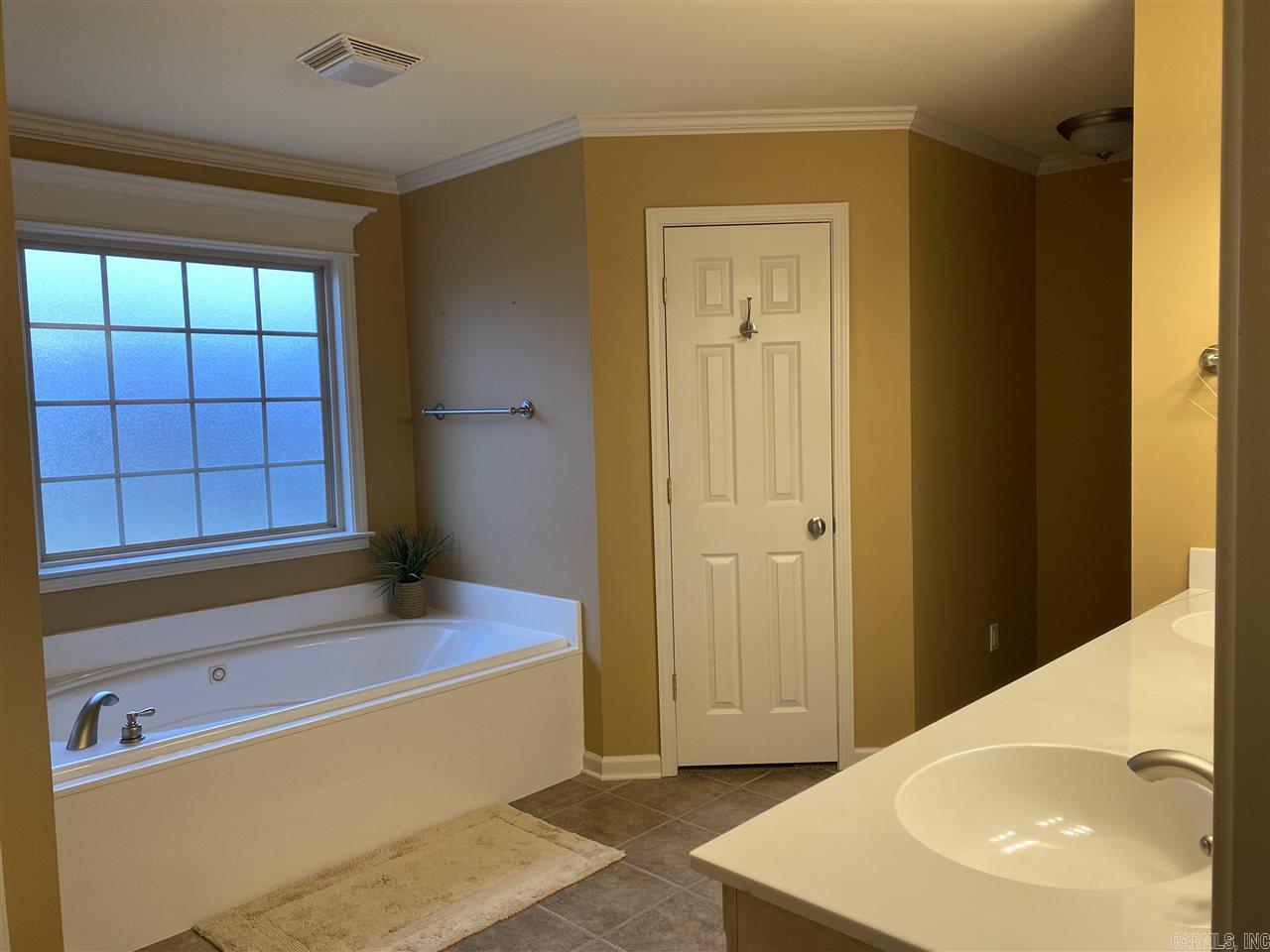 COUNTRY CLUB OF ARK THE - Residential