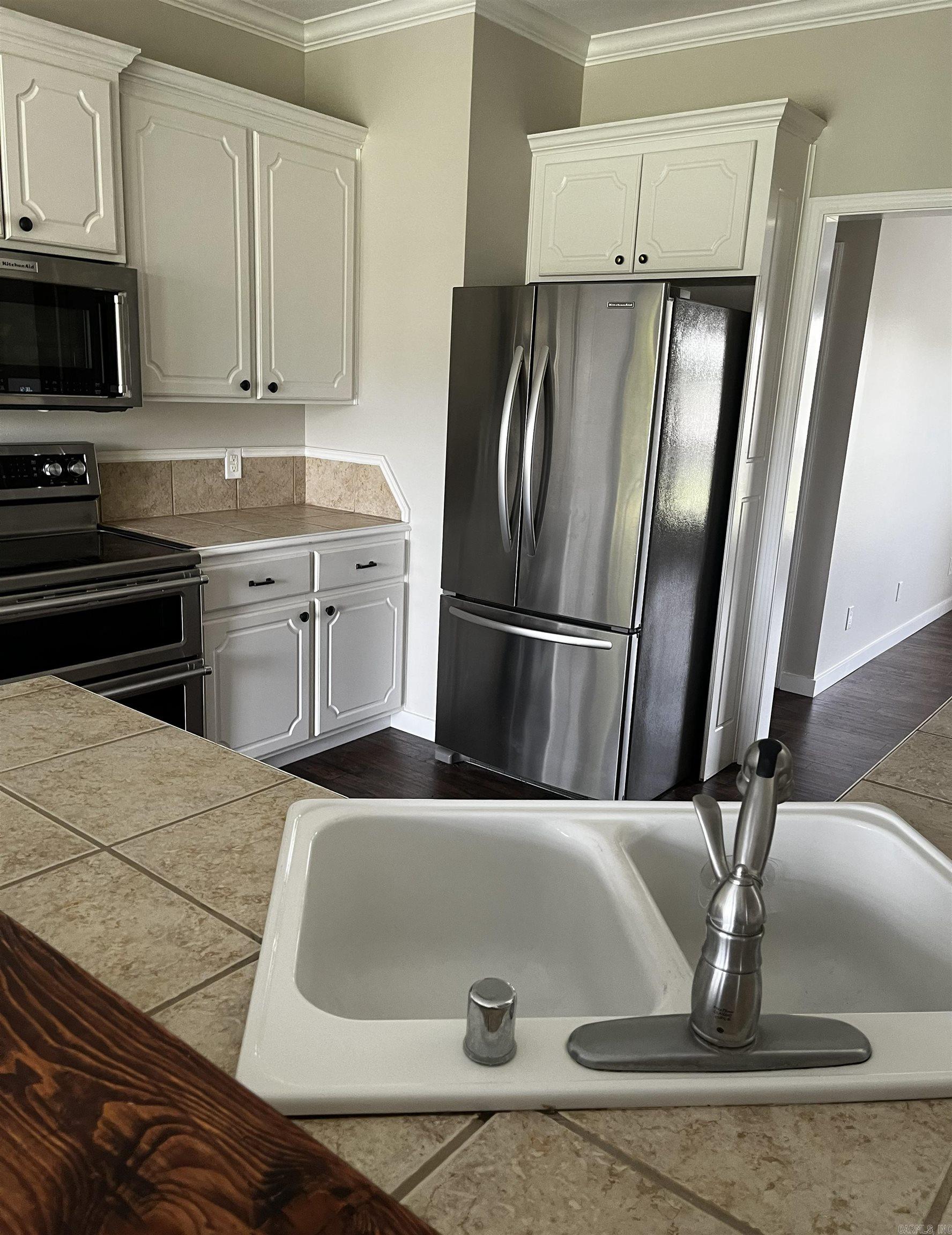 TRIPLE J ESTATES - Residential