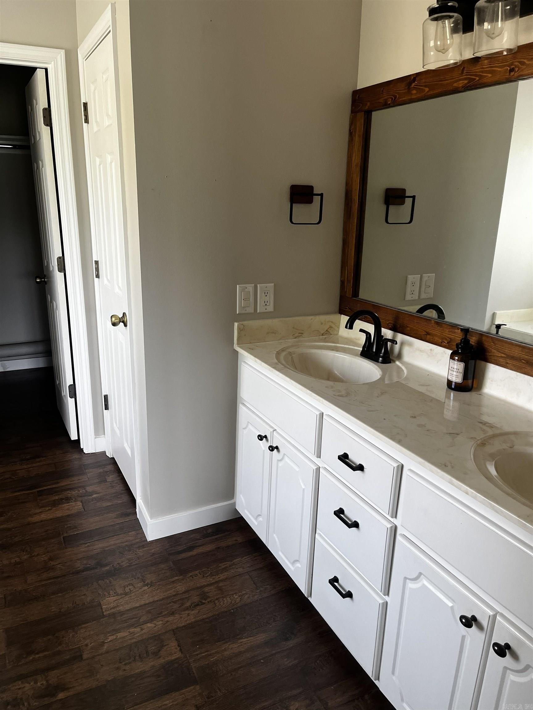 TRIPLE J ESTATES - Residential