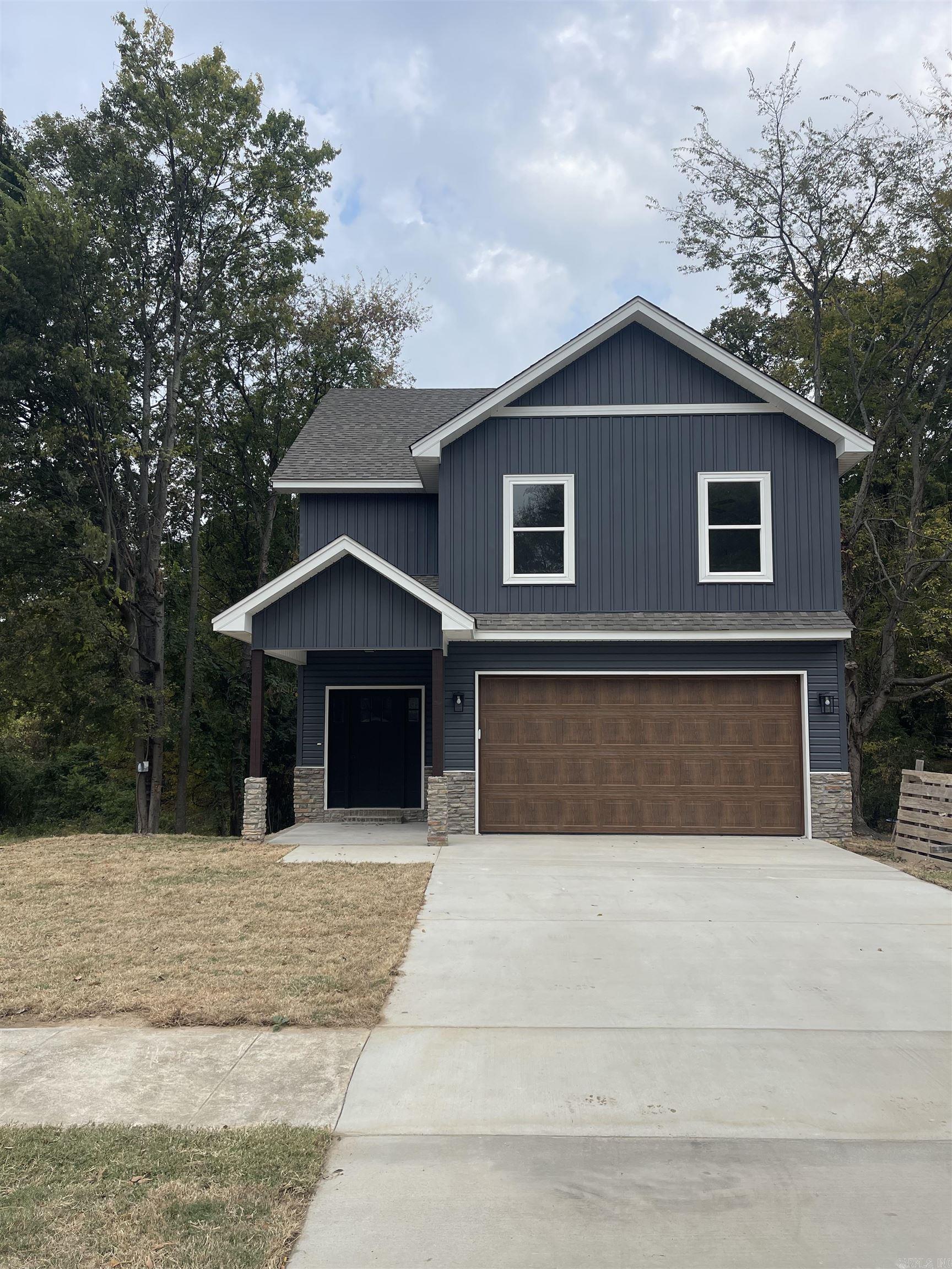 BEAUTIFUL NEW CONSTRUCTION HOME!! THIS HOME FEATURES 3 BEDROOMS AND 2.5 BATHROOMS APPROXIMATELY 1520 SQFT. THE ENTRY IS VERY INVITING WITH ITS 20FT CEILINGS, BEAUTIFUL STAIRCASE AND A CAPTIVATING ACCENT WALL. THIS OPEN FLOOR PLAN HAS TONS OF MODERN APPEAL WITH FEATURES SUCH AS FIREPLACE IN THE LIVING SPACE THAT OPENS UP TO THE KITCHEN. YOU WILL LOVE THE BACKSPLASH, QUARTZ COUNTERTOPS AND STAINLESS APPLIANCES. ENJOY THE MASTER SUITE EQUIPPED WITH SEPARATE BATH INCLUDING DOUBLE VANITY, WALK-IN SHOWER, AND SPACIOUS WALK-IN CLOSET. ENJOY MORNING BREW ON THE PATIO OR ENTERTAIN FAMILY AND FRIENDS IN THE BACKYARD.