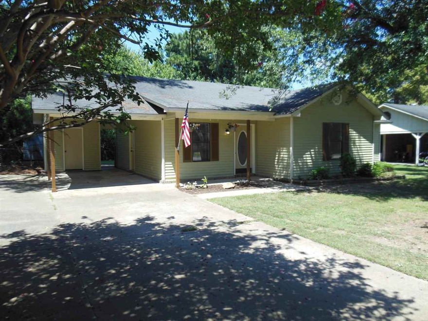 Remodeled 3 bed 2 bath home located in a good neighborhood and at a great price home would make a great starter or rental and features new appliances flooring, fixtures and paint. Near schools shopping ect.. AGENTS PLEASE SEE REMARKS