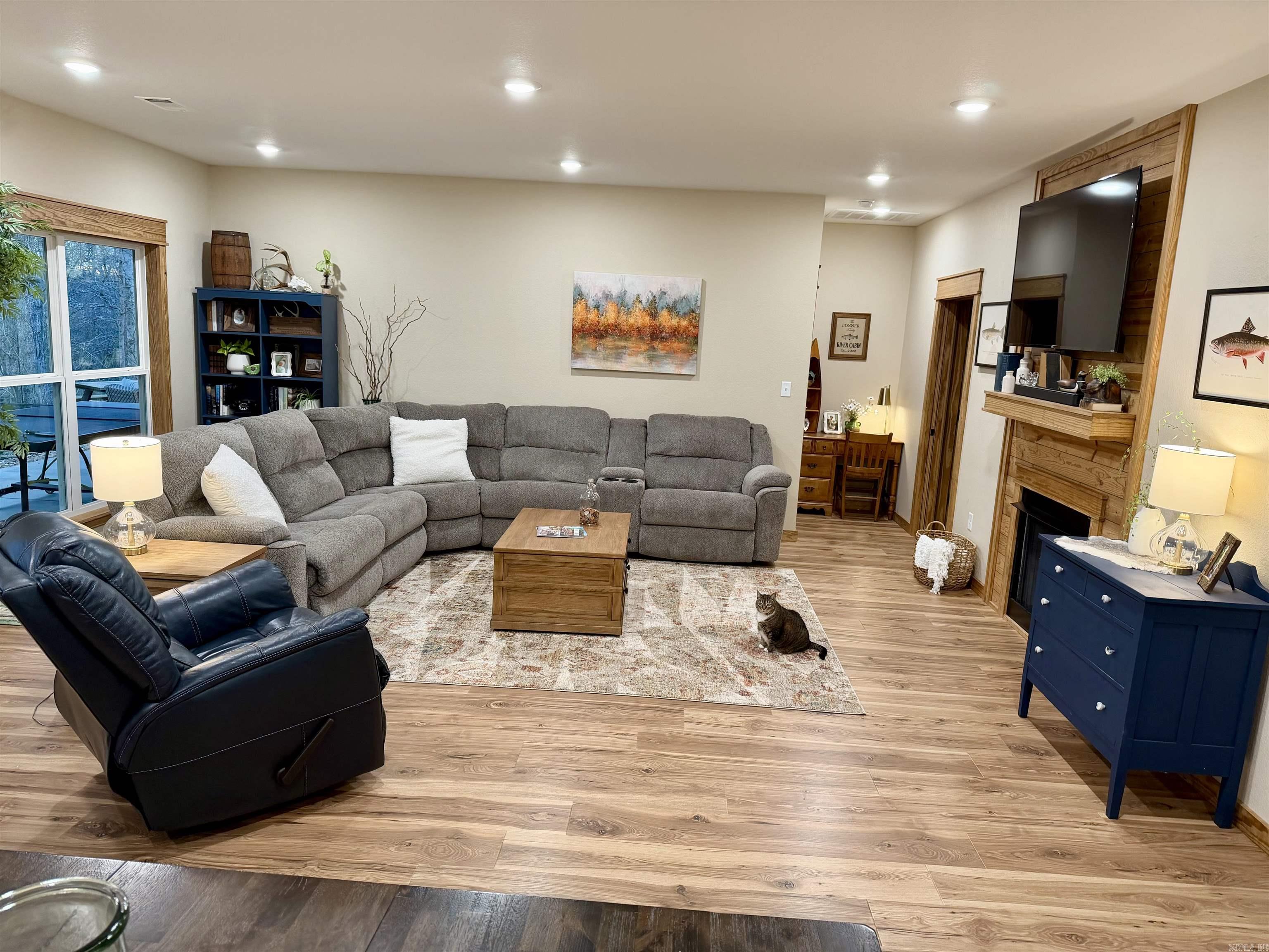 RIVER PLACE ESTATES - Residential