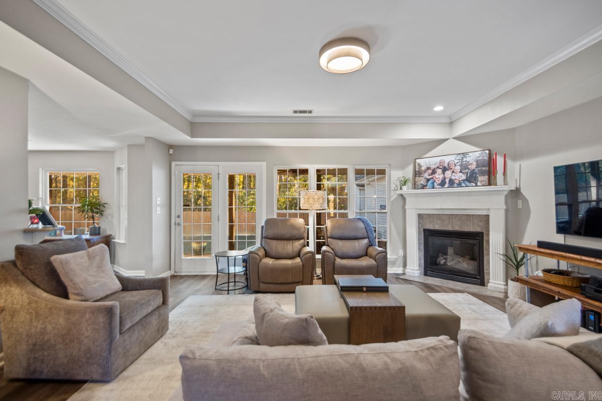 LONGHILLS VILLAGE - Residential