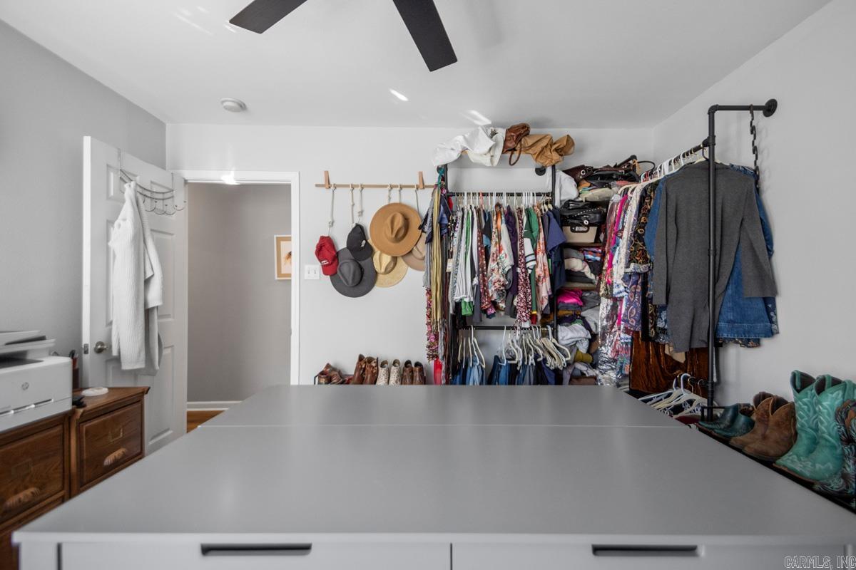 LONGHILLS VILLAGE - Residential