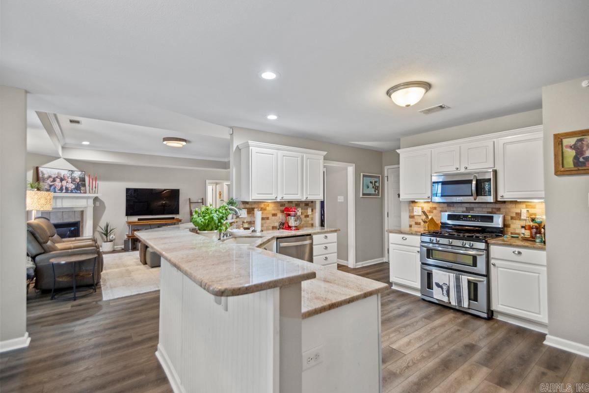 LONGHILLS VILLAGE - Residential