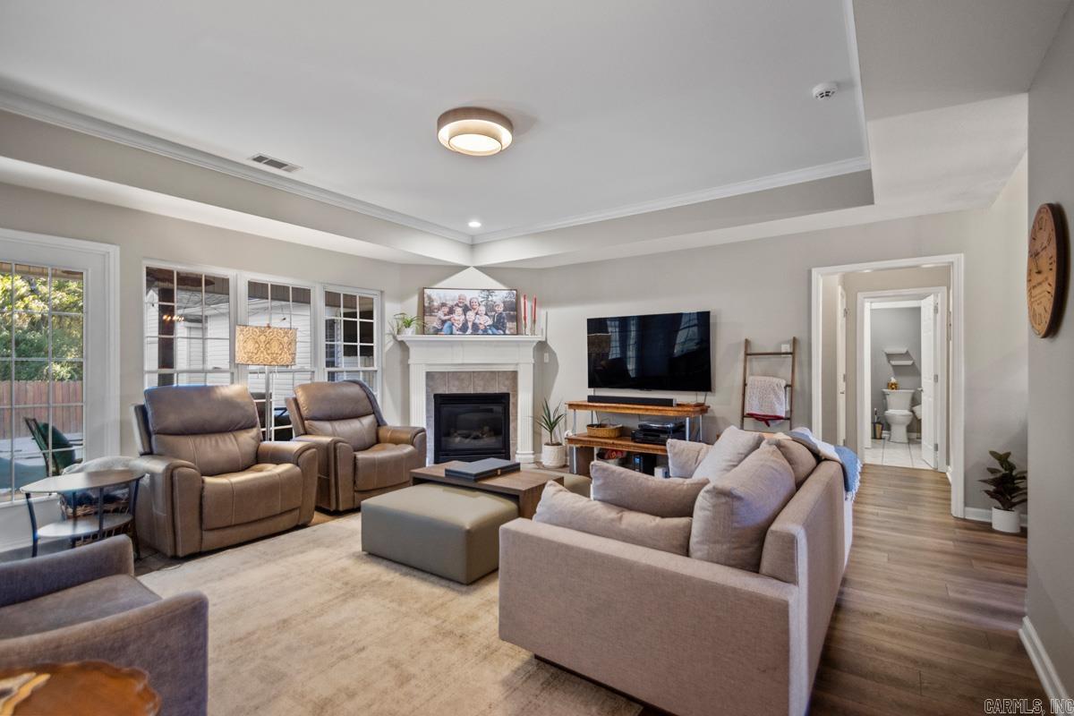 LONGHILLS VILLAGE - Residential