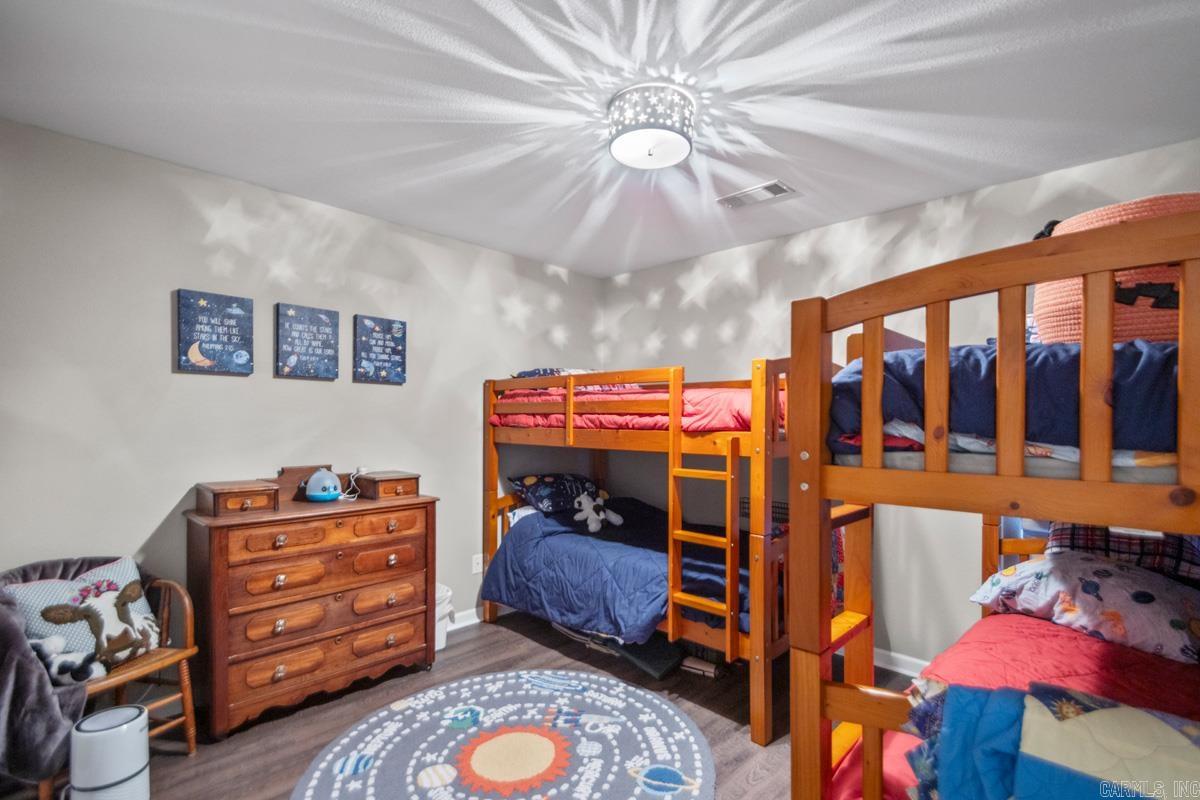 LONGHILLS VILLAGE - Residential