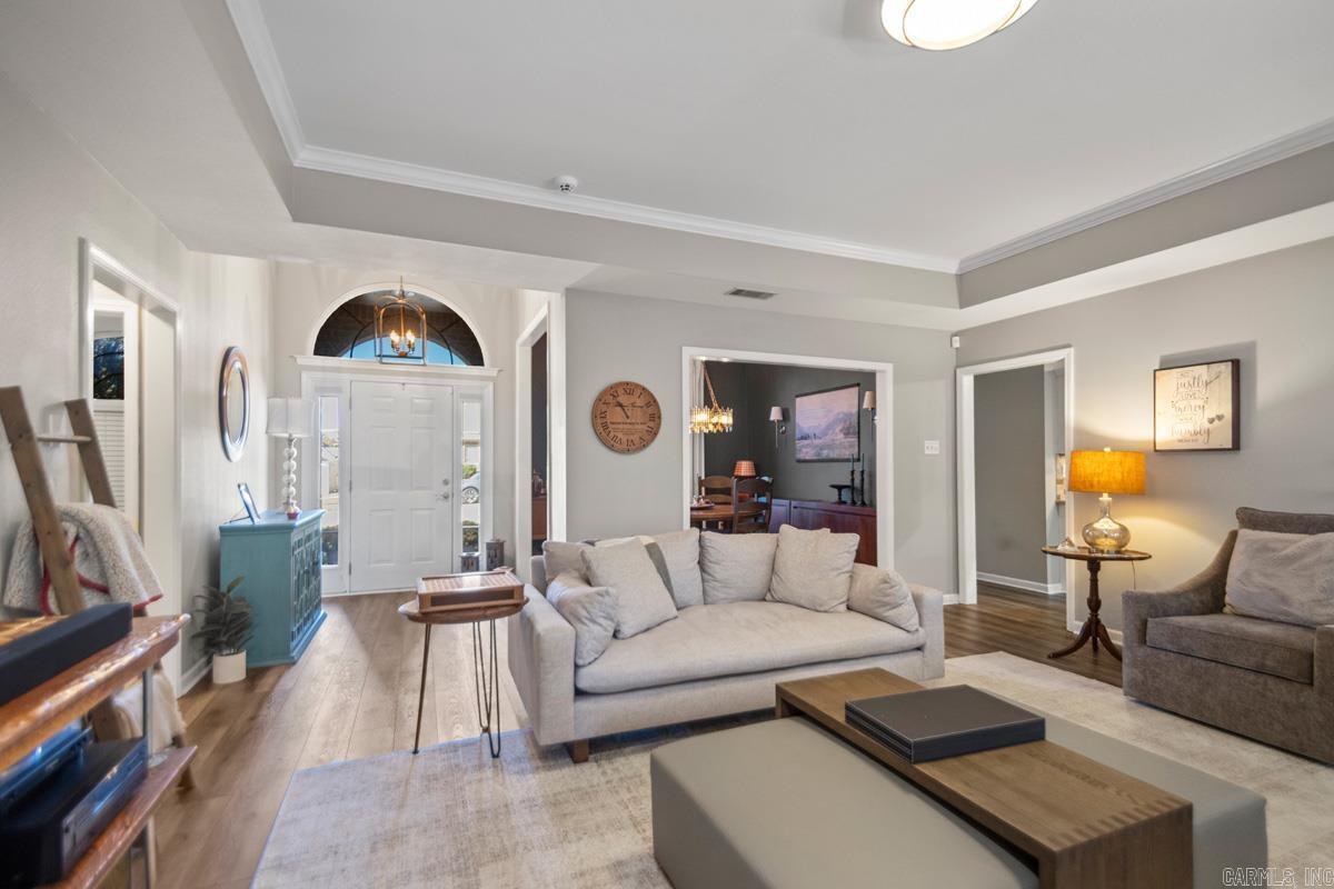 LONGHILLS VILLAGE - Residential