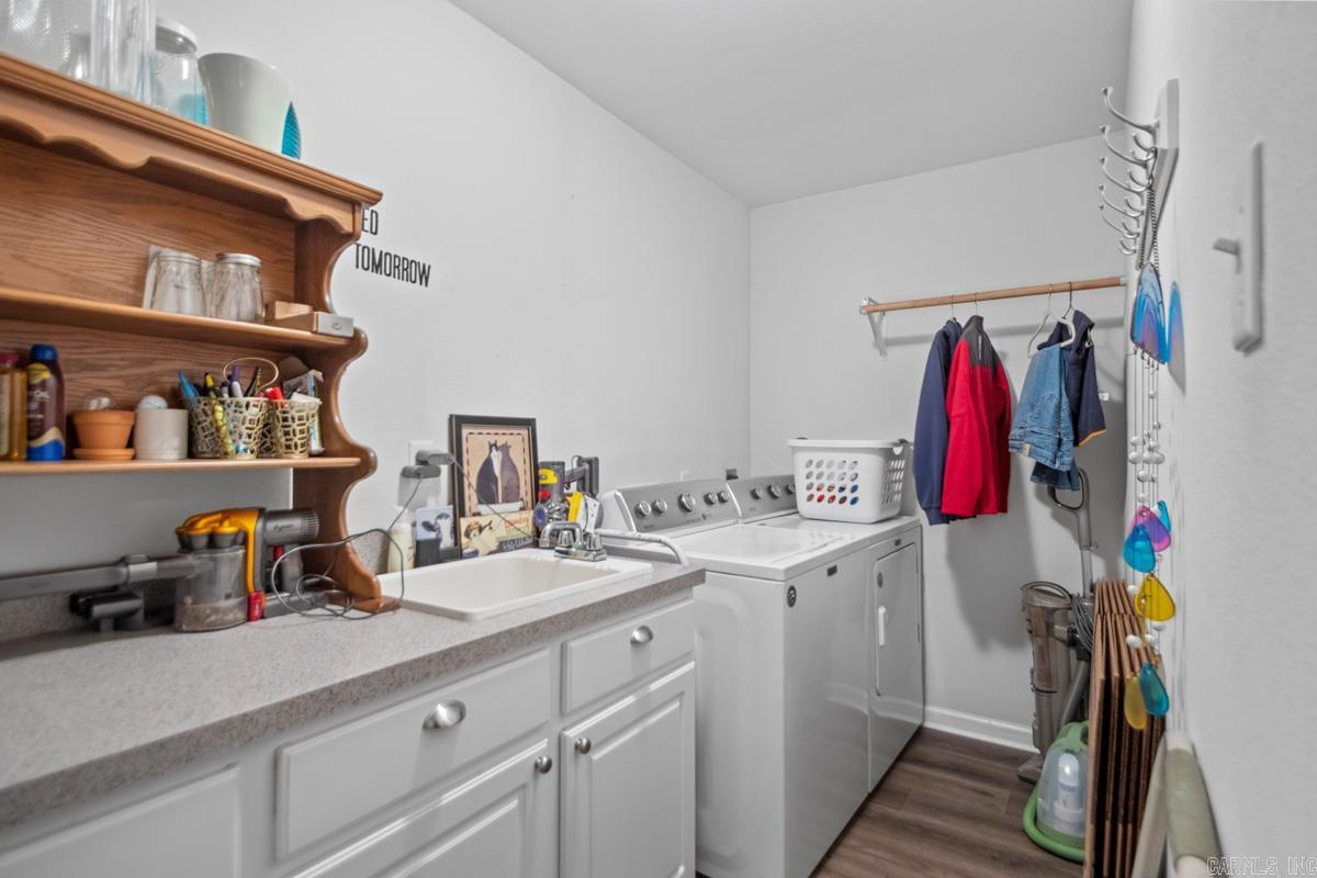 LONGHILLS VILLAGE - Residential