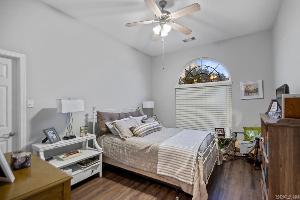 LONGHILLS VILLAGE - Residential