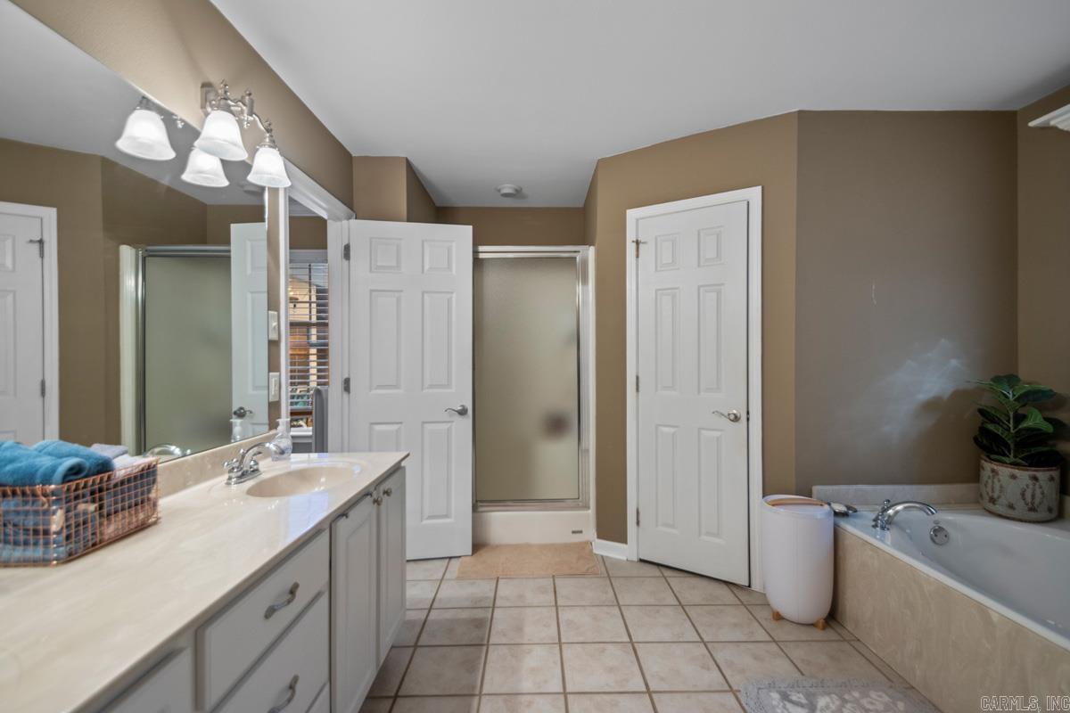 LONGHILLS VILLAGE - Residential