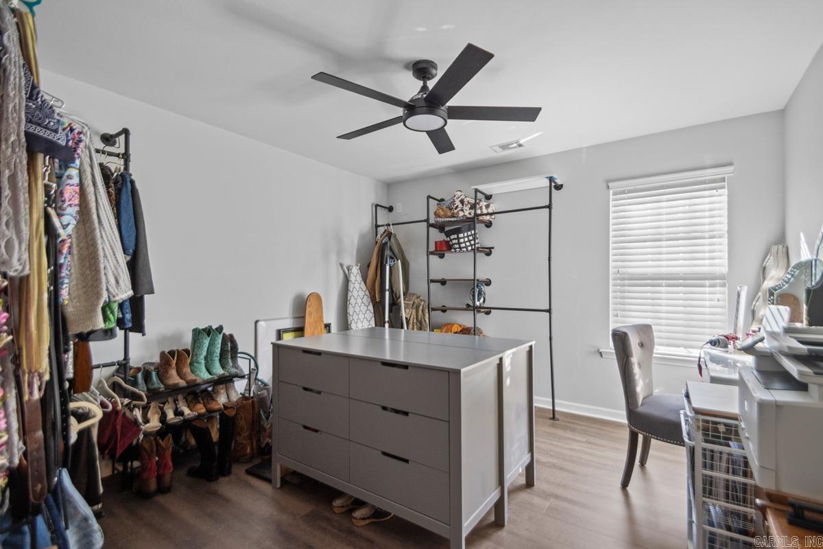 LONGHILLS VILLAGE - Residential