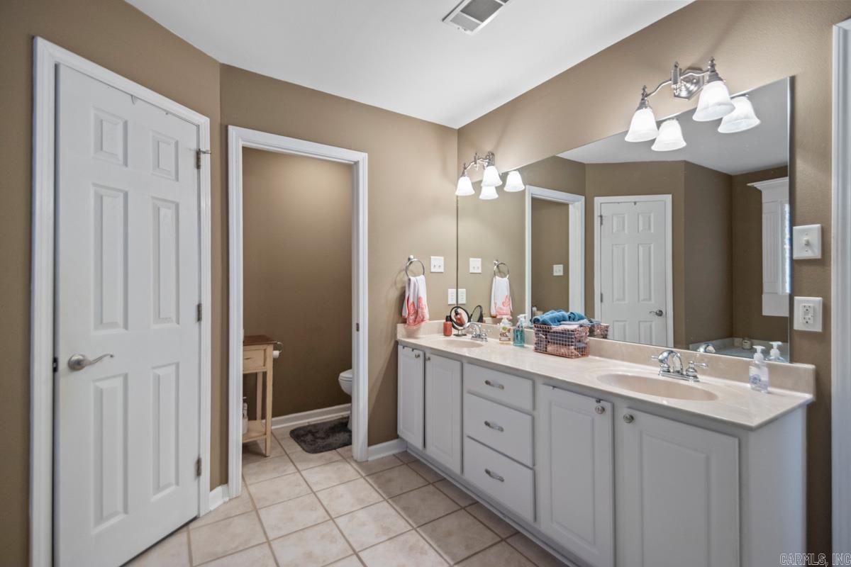 LONGHILLS VILLAGE - Residential