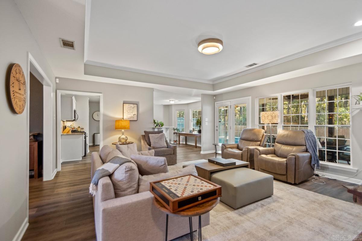 LONGHILLS VILLAGE - Residential