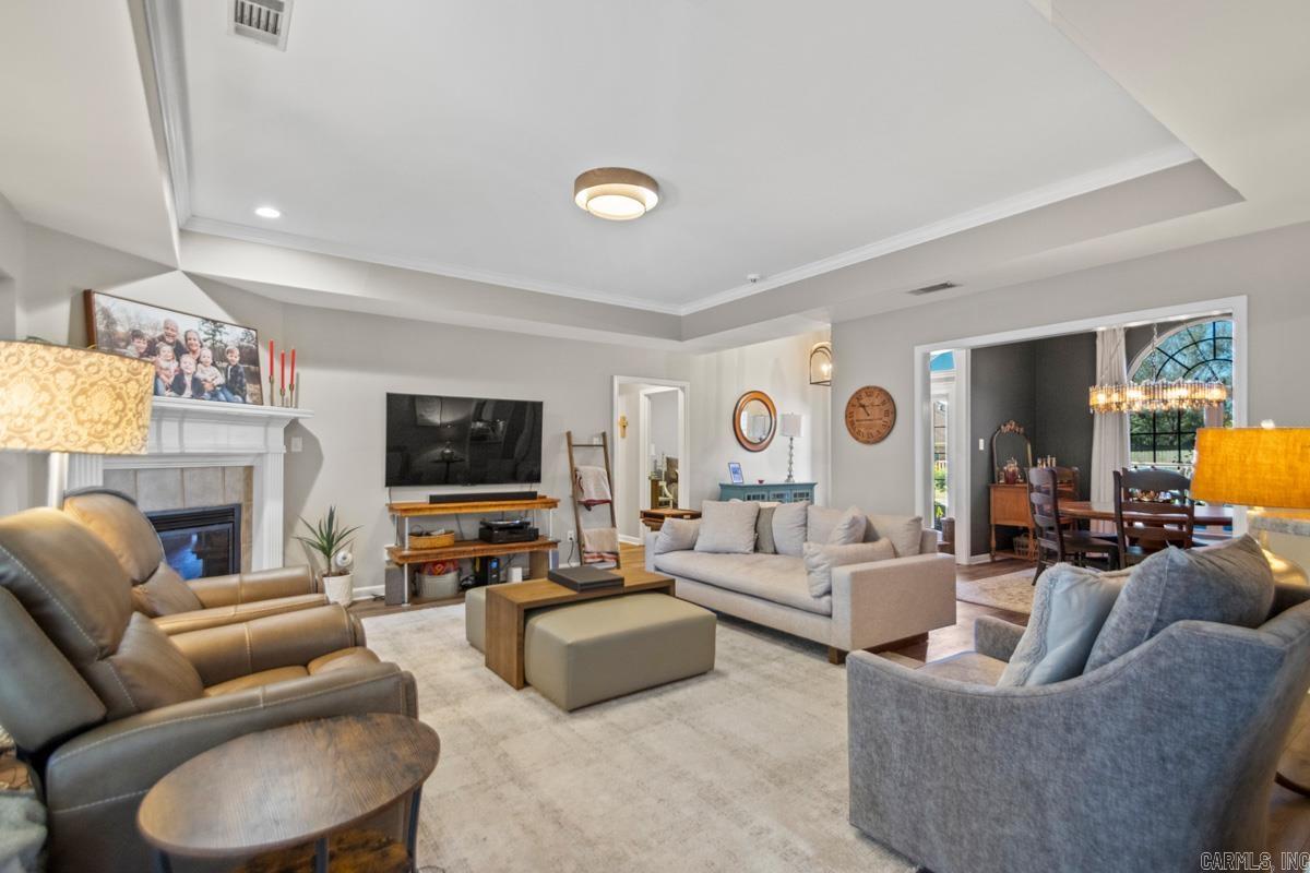 LONGHILLS VILLAGE - Residential