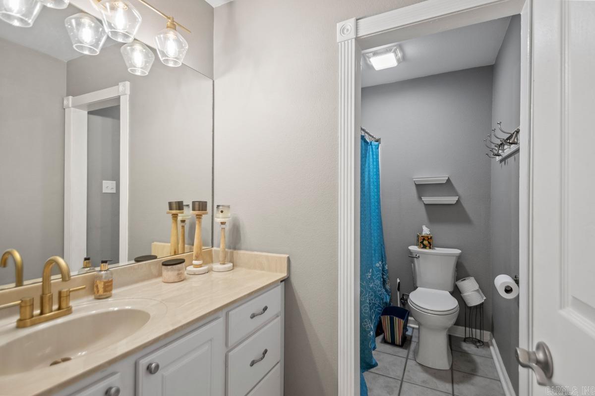 LONGHILLS VILLAGE - Residential