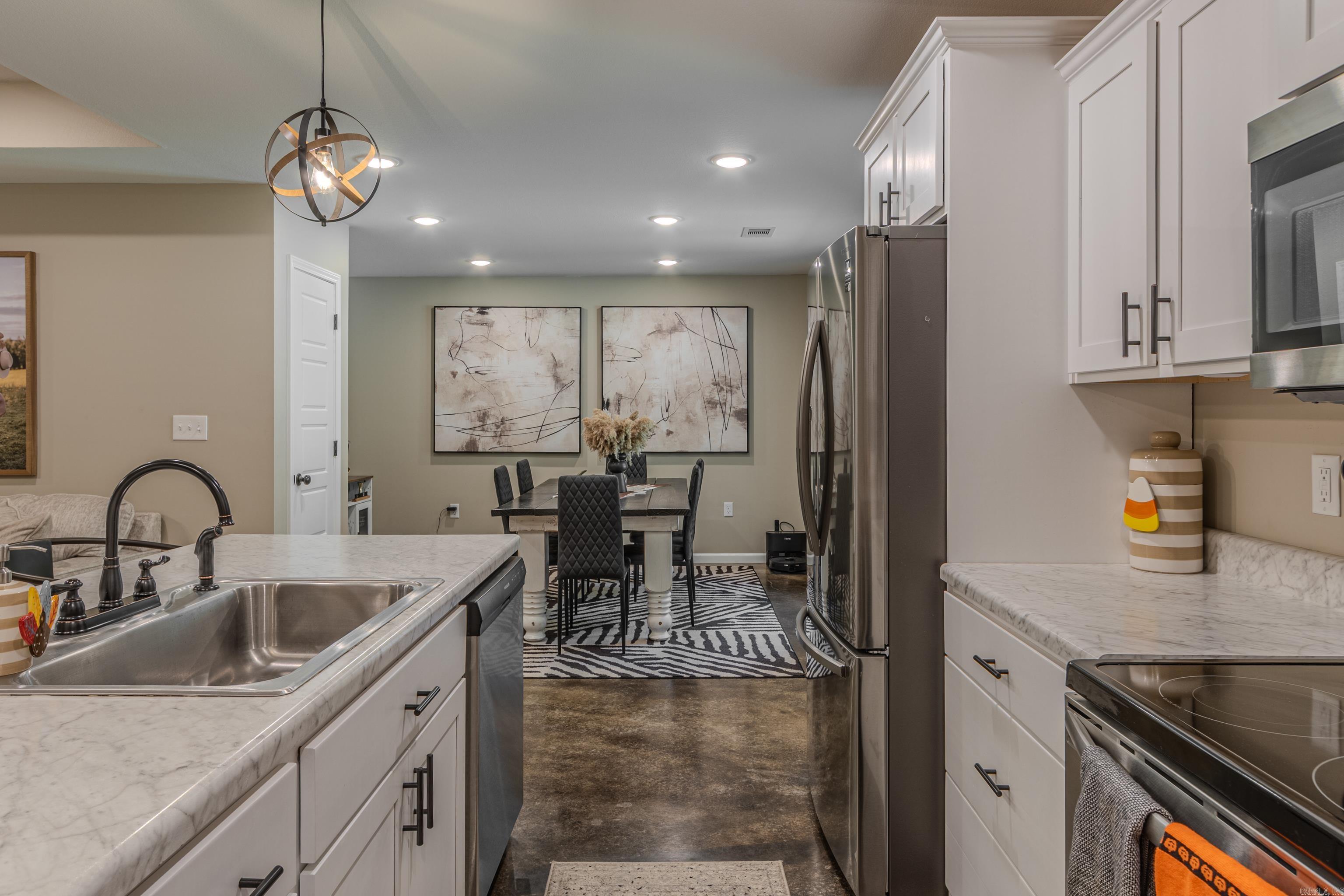 JOHNSON CREEK SOUTH - Residential