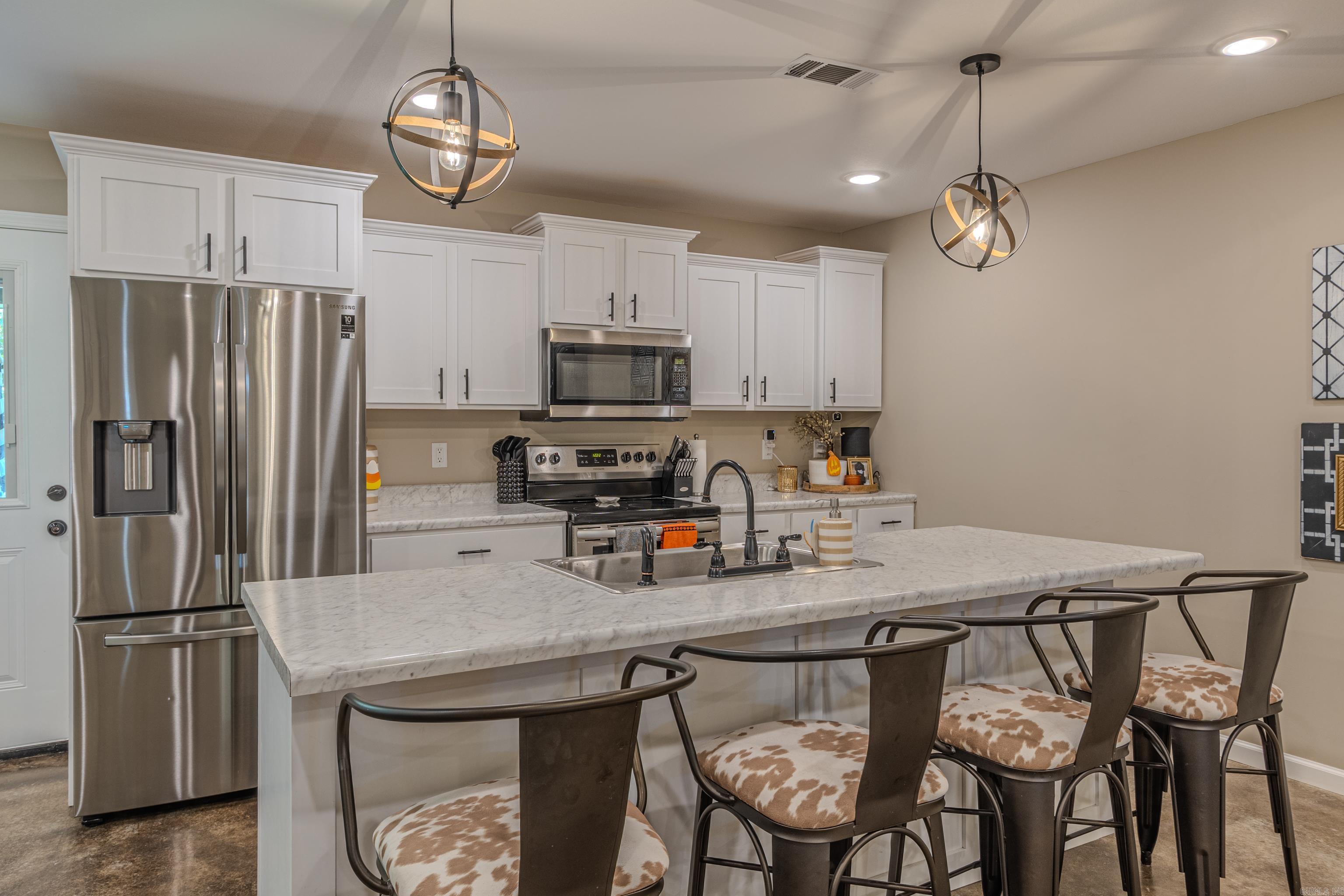 JOHNSON CREEK SOUTH - Residential