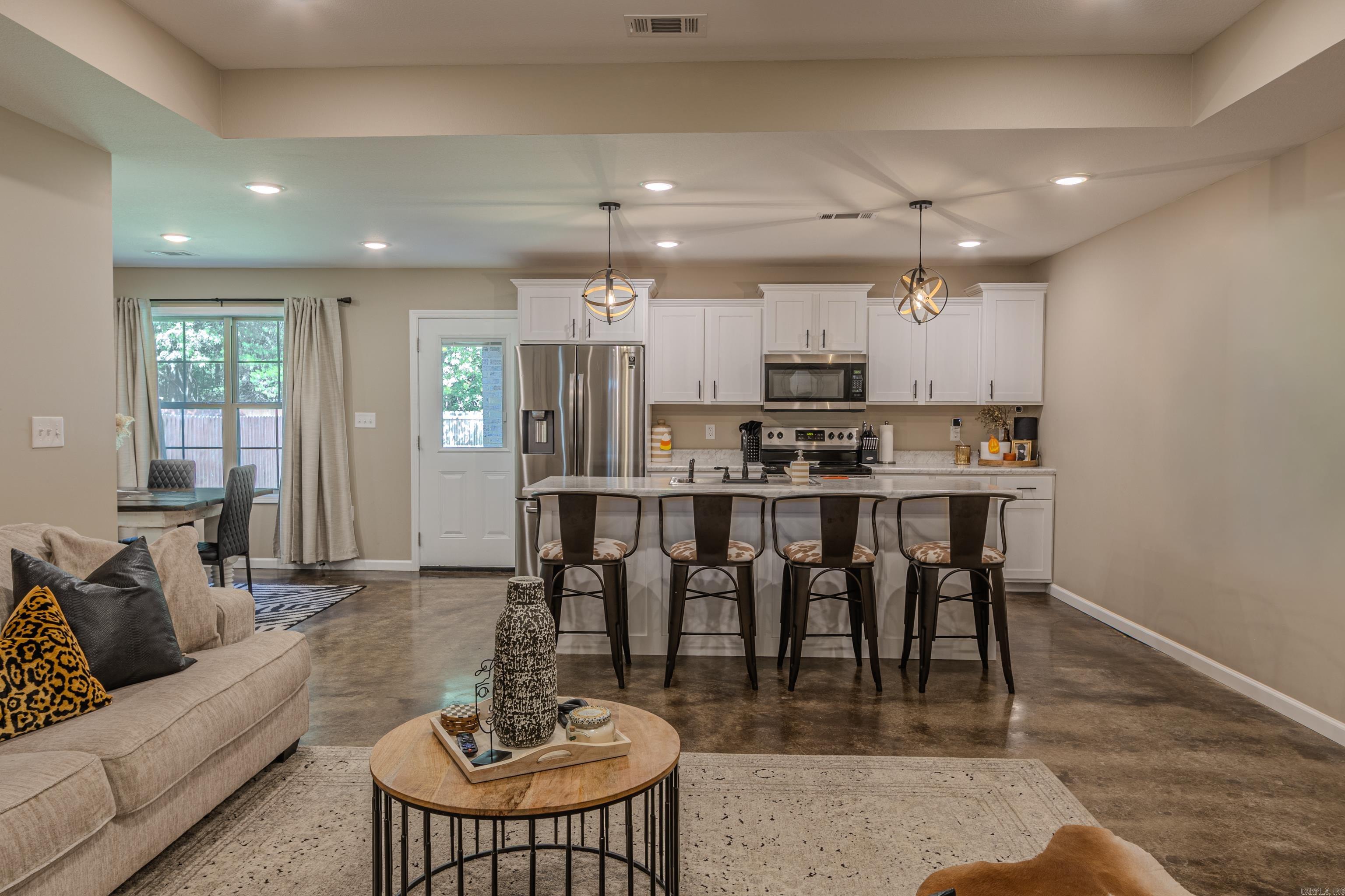 JOHNSON CREEK SOUTH - Residential