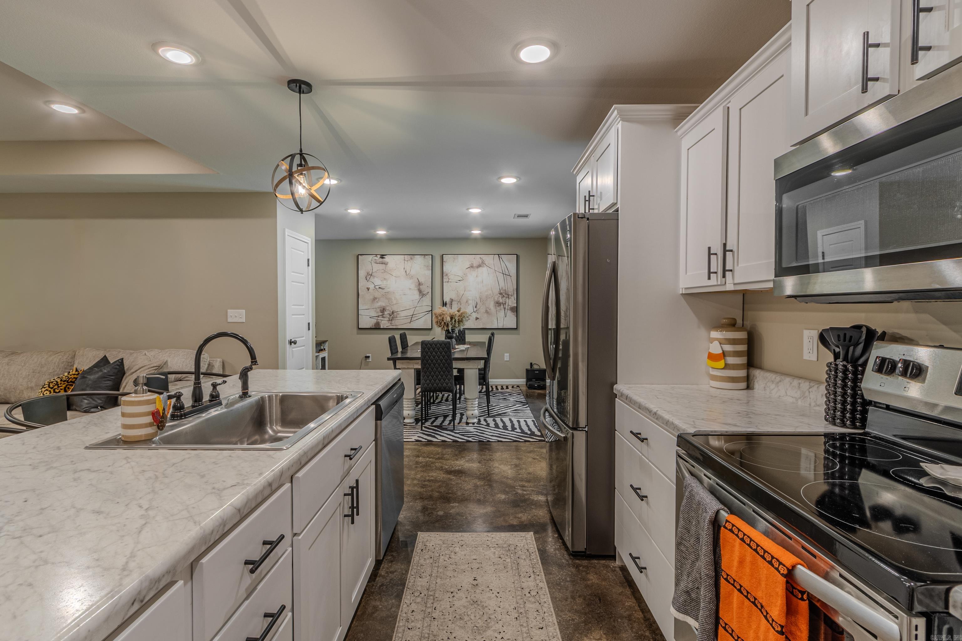 JOHNSON CREEK SOUTH - Residential
