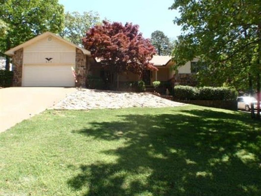 Located on Indian Hills Golf Course and just a few minutes to Pro Shop and Restaurant.