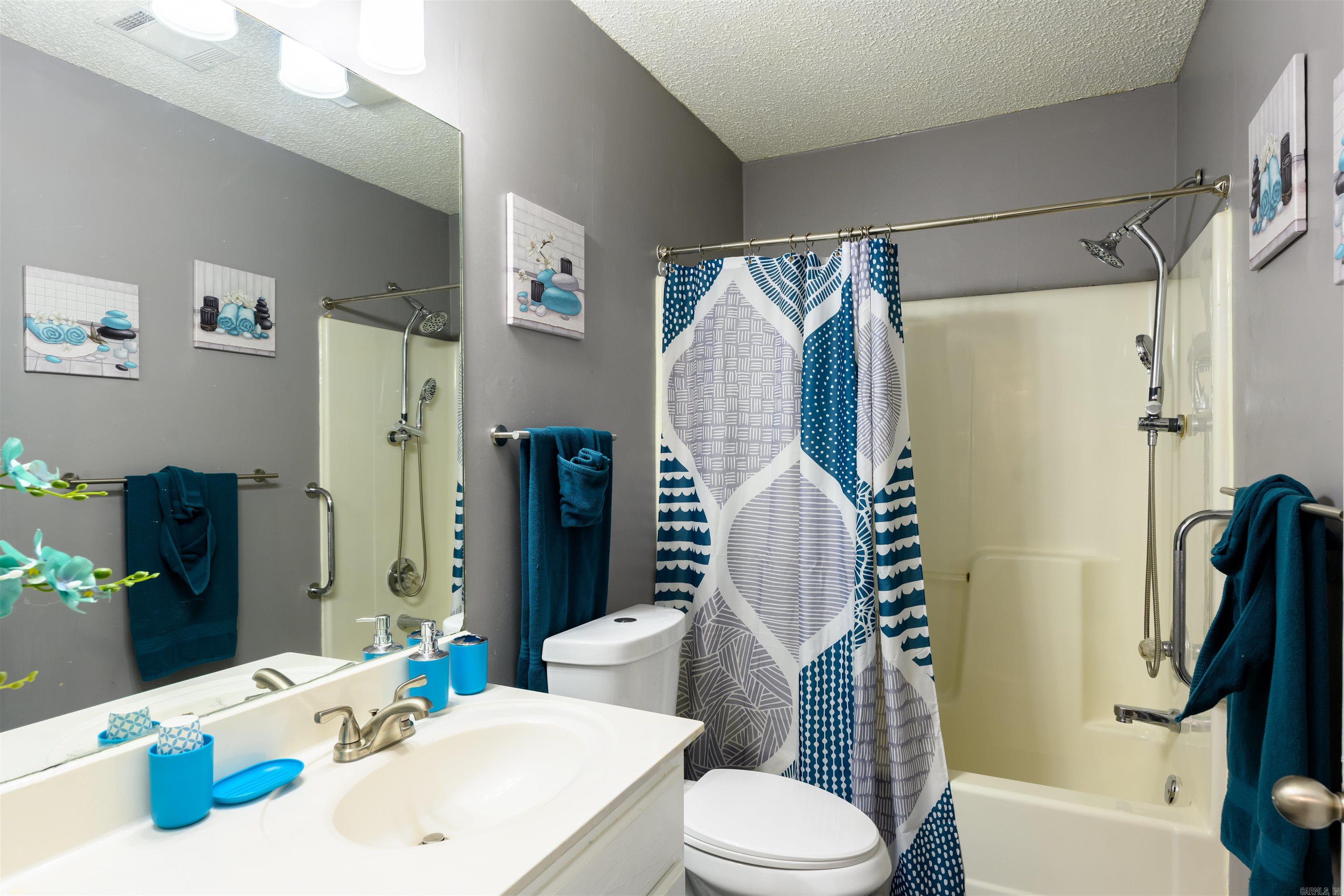 PINEDALE COVE - Residential