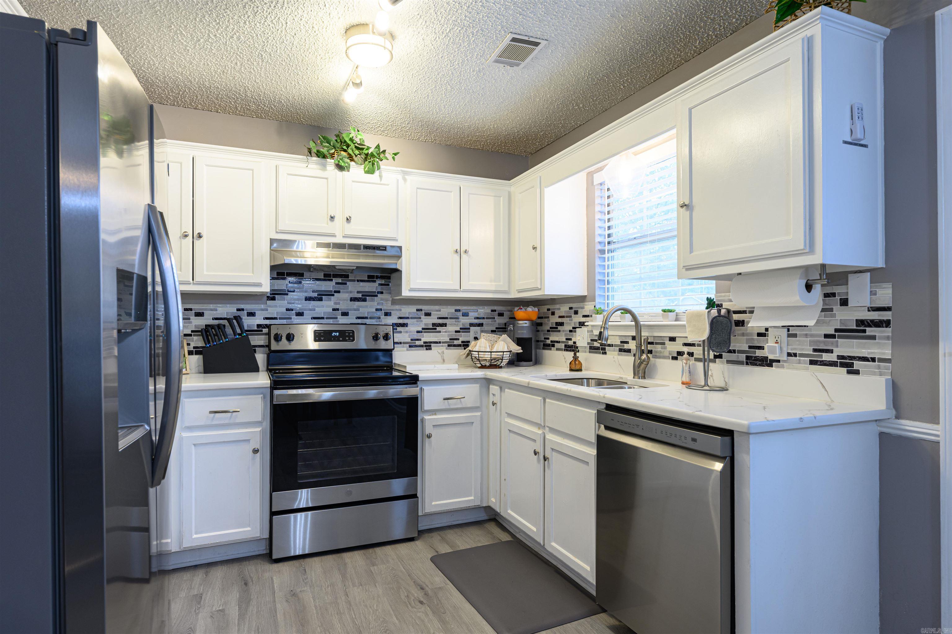 PINEDALE COVE - Residential