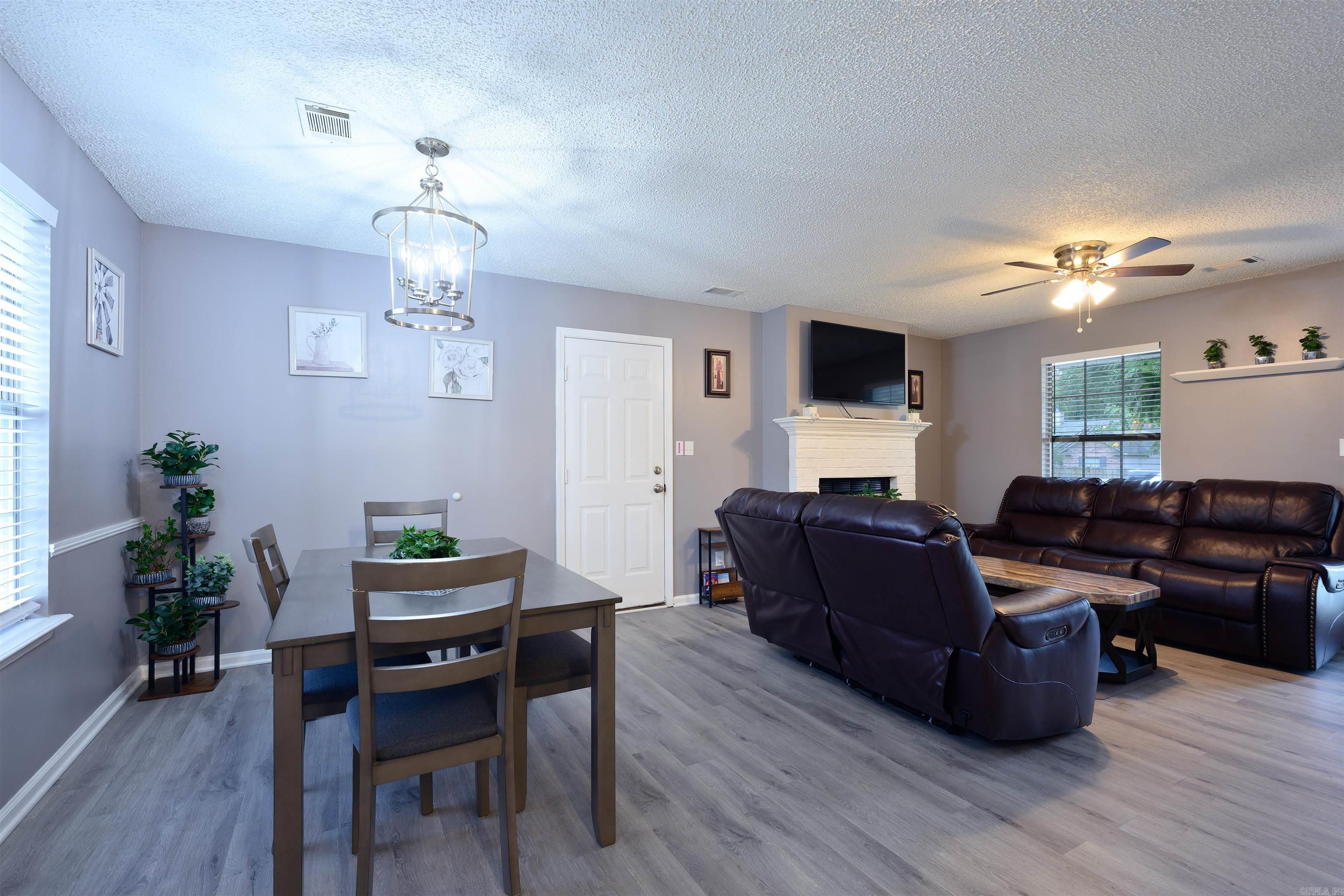 PINEDALE COVE - Residential