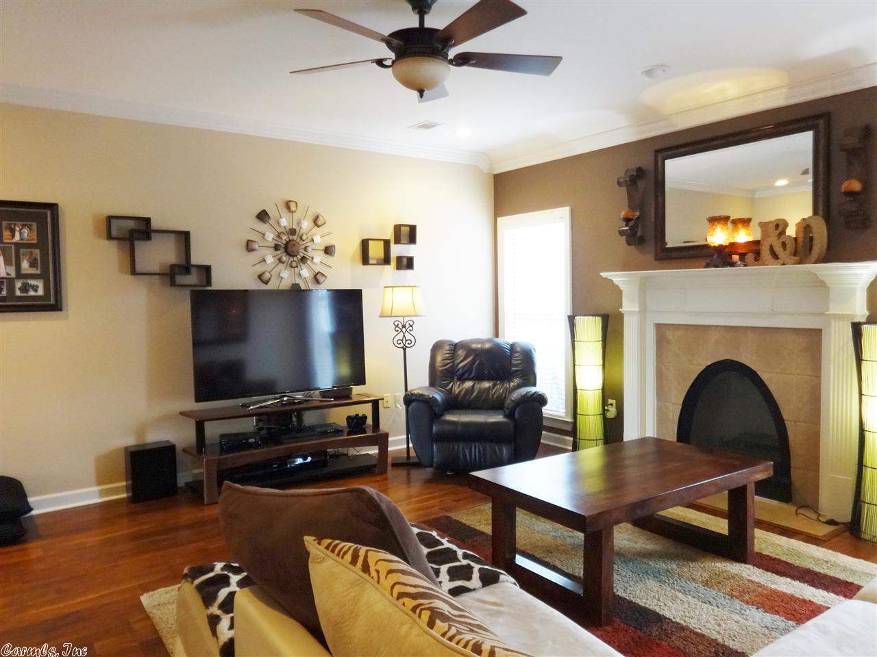 COUNTRY CLUB OF ARK THE - Residential