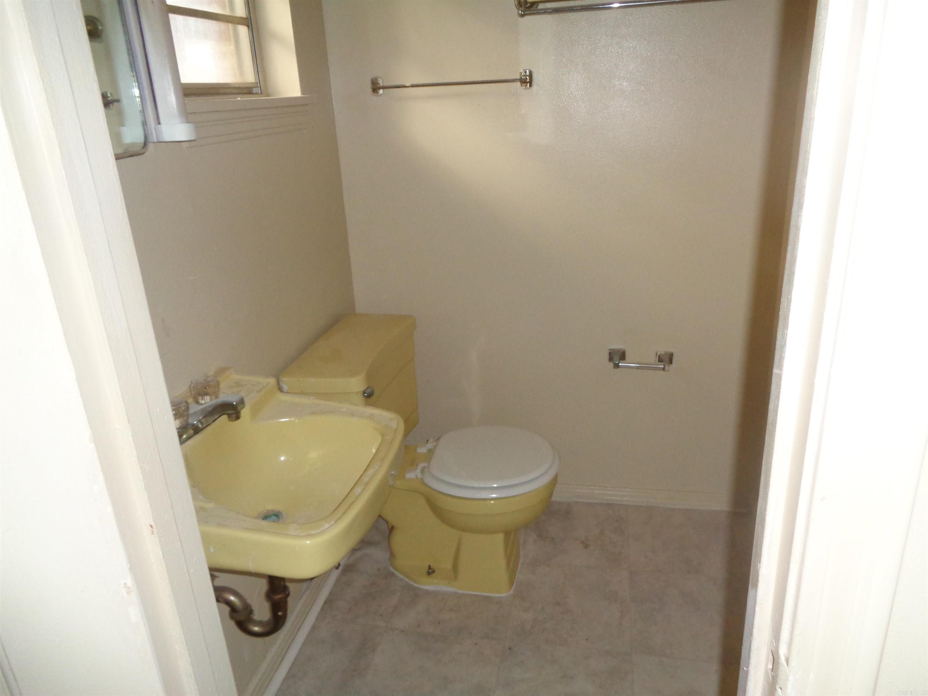 Cloverhill Place - Residential Lease