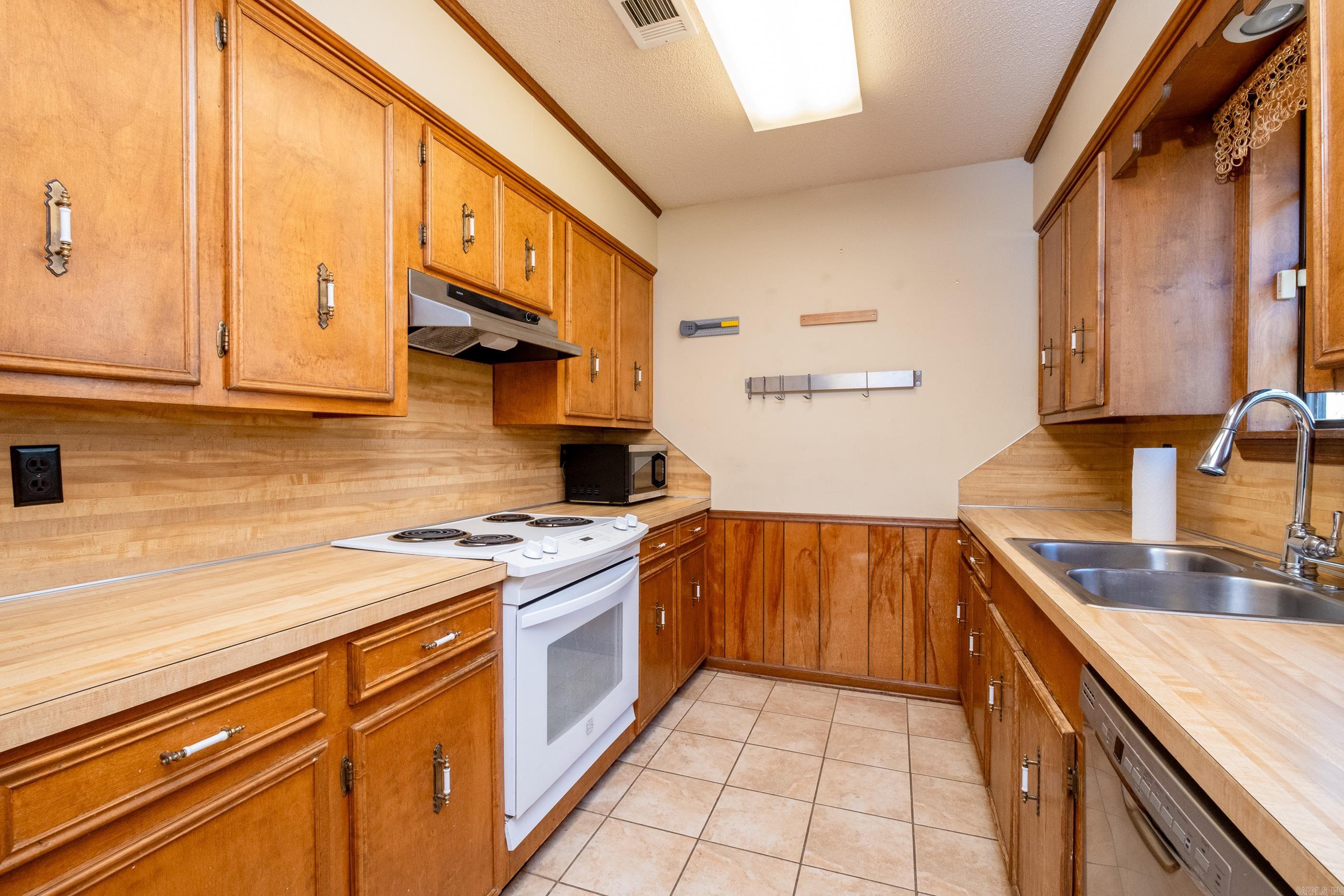 LEAWOOD MTN - Residential