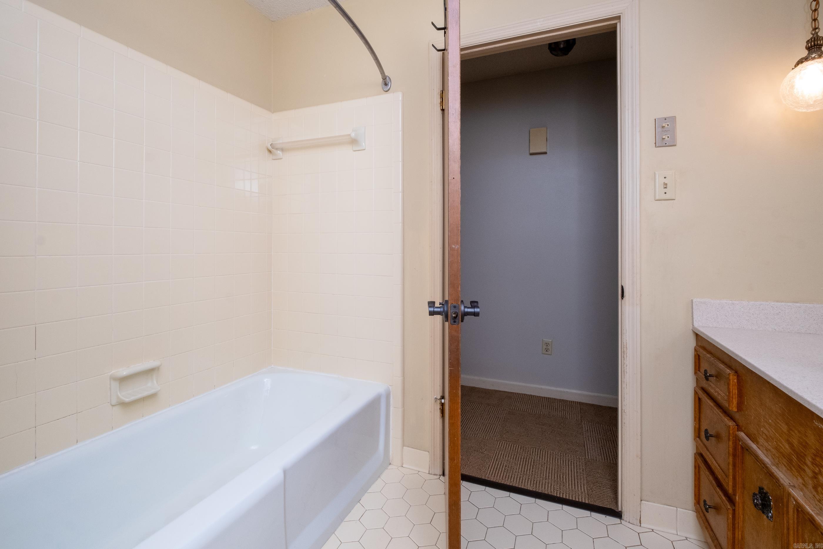 LEAWOOD MTN - Residential