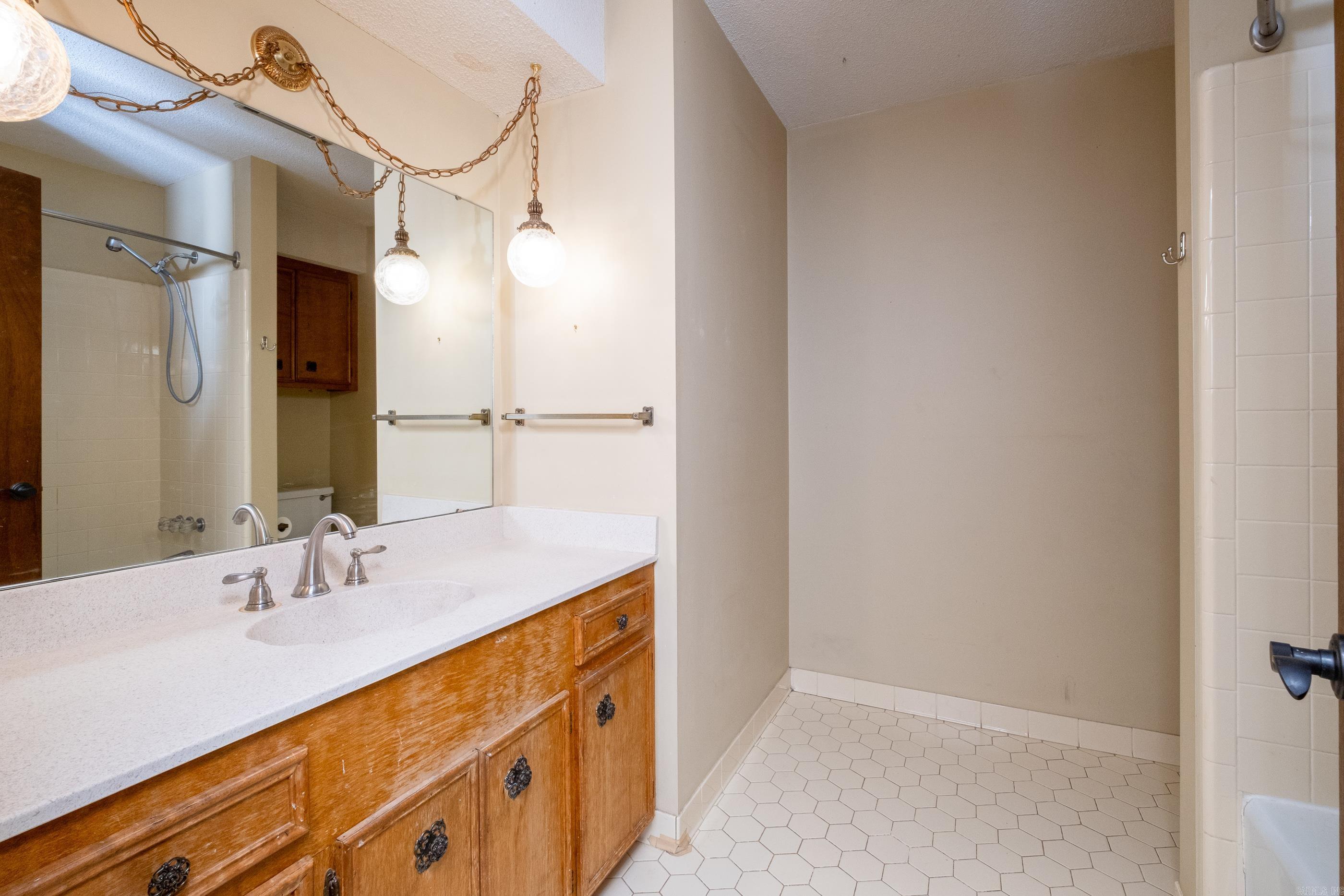 LEAWOOD MTN - Residential