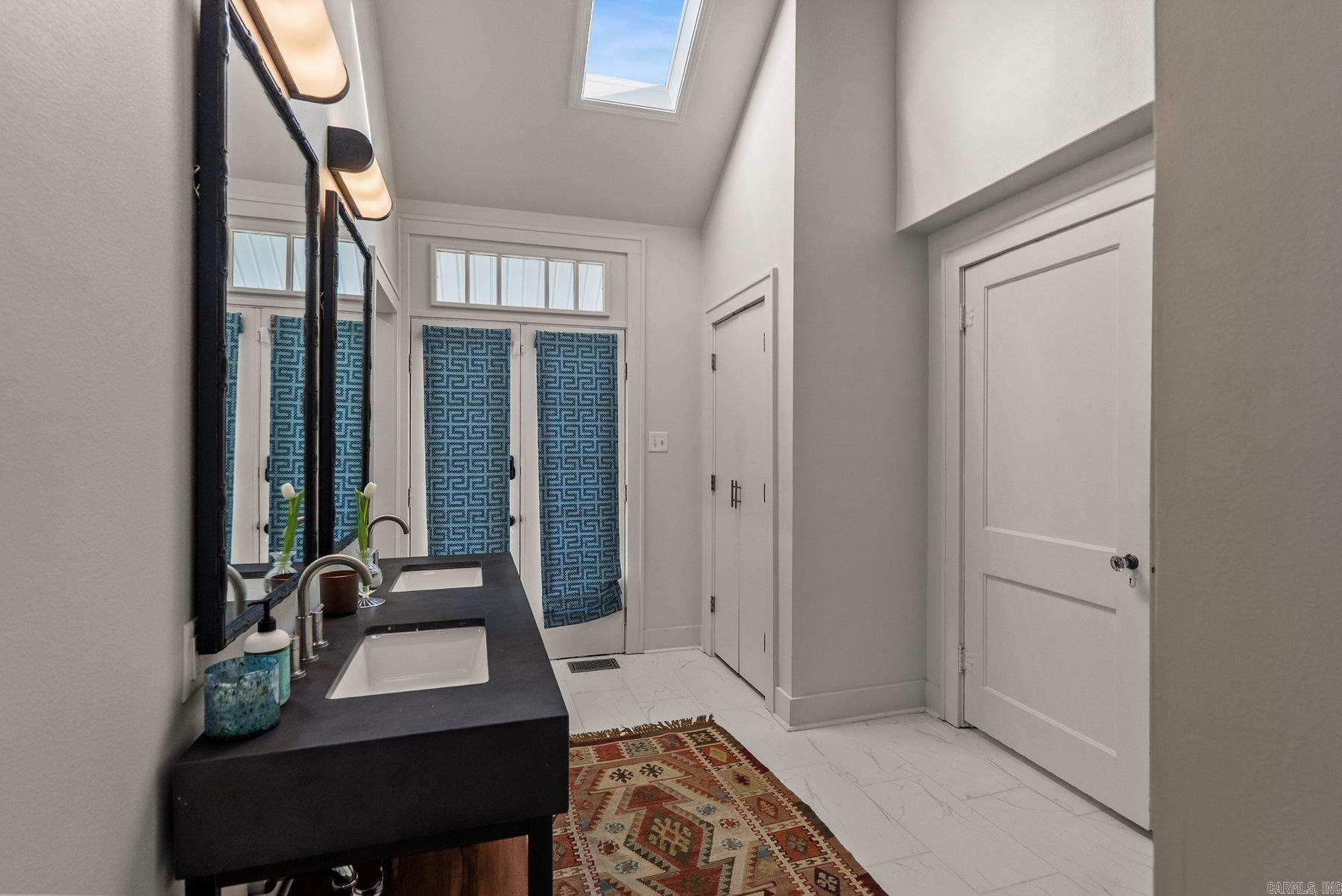 NEWTONS - Residential