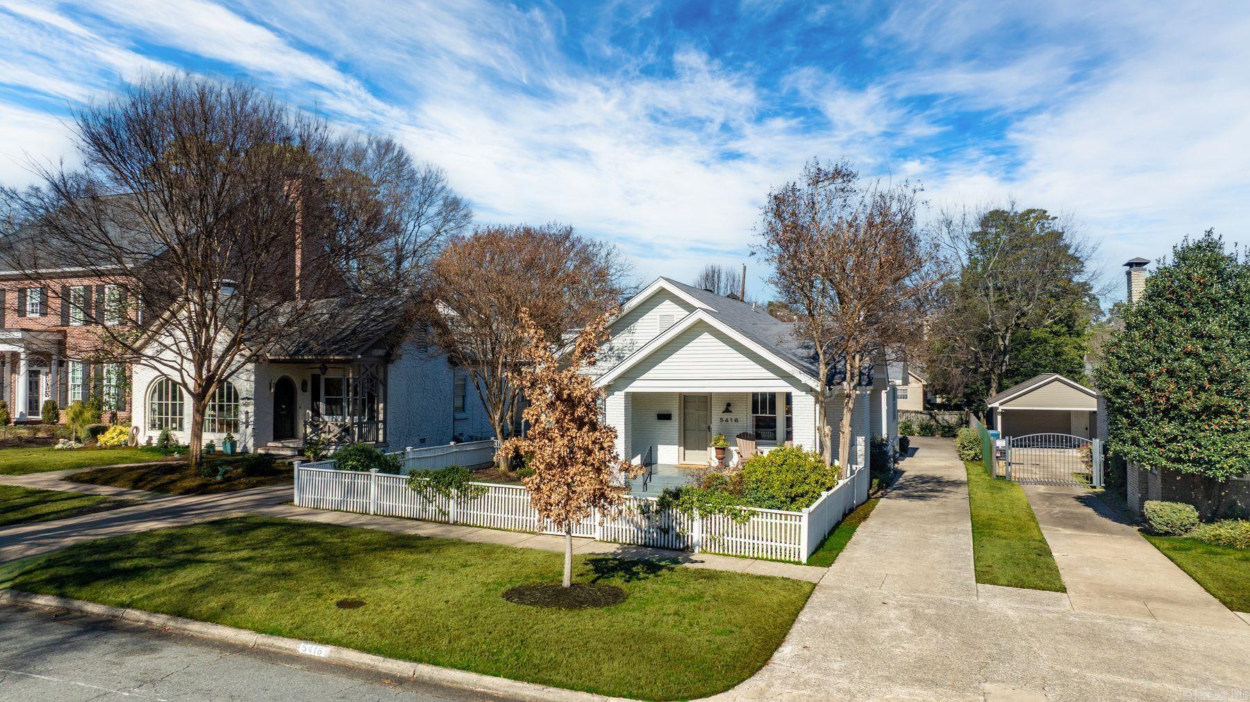 NEWTONS - Residential