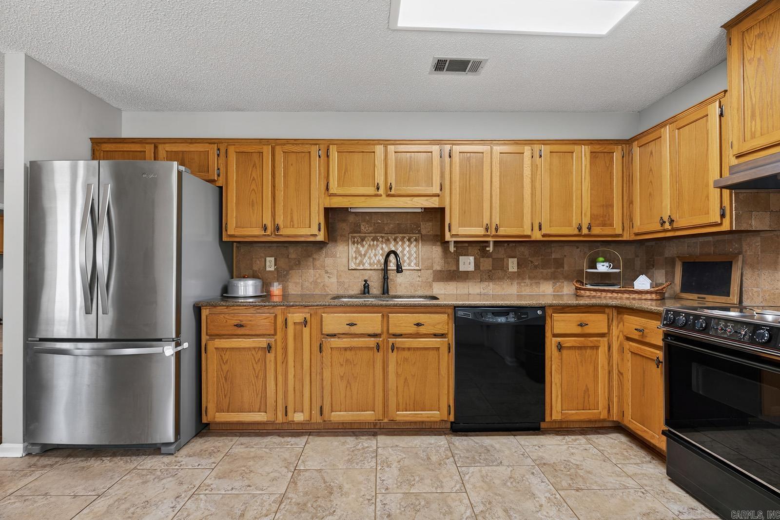 AMBER OAKS ADDN - Residential