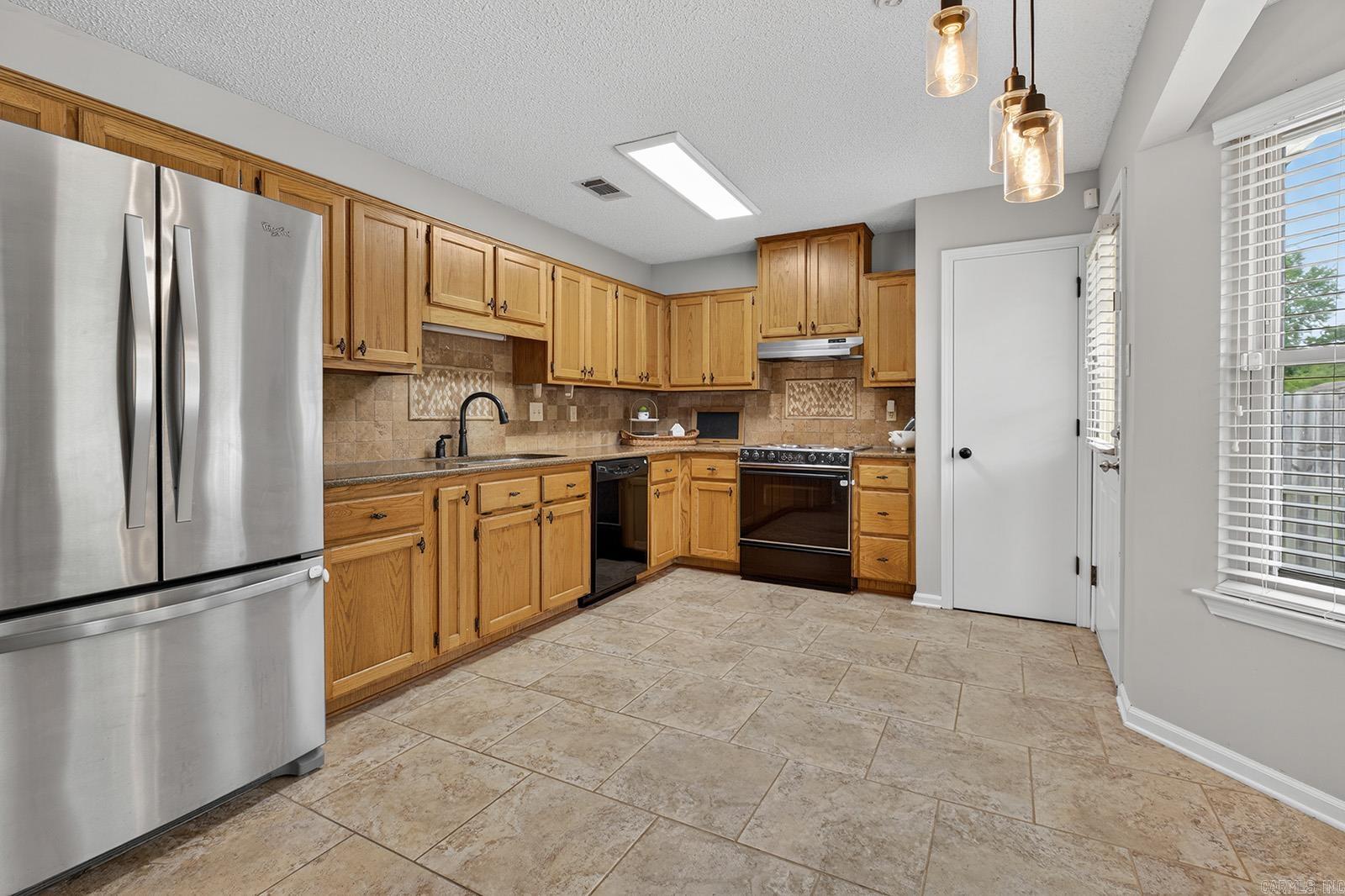 AMBER OAKS ADDN - Residential