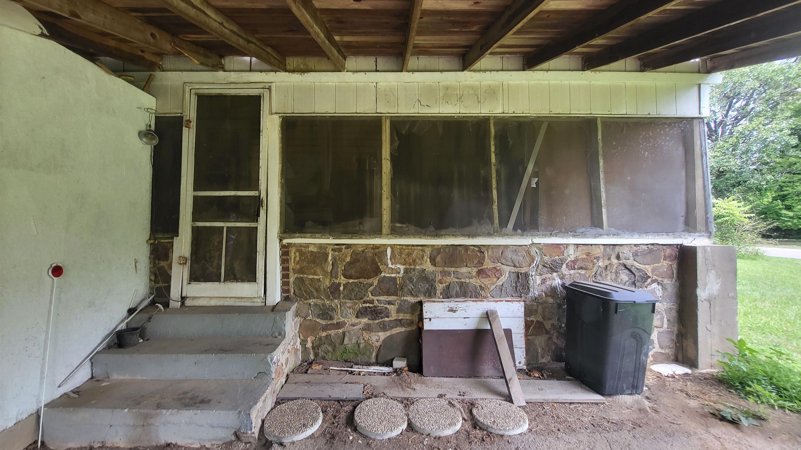 Mena Original - Residential