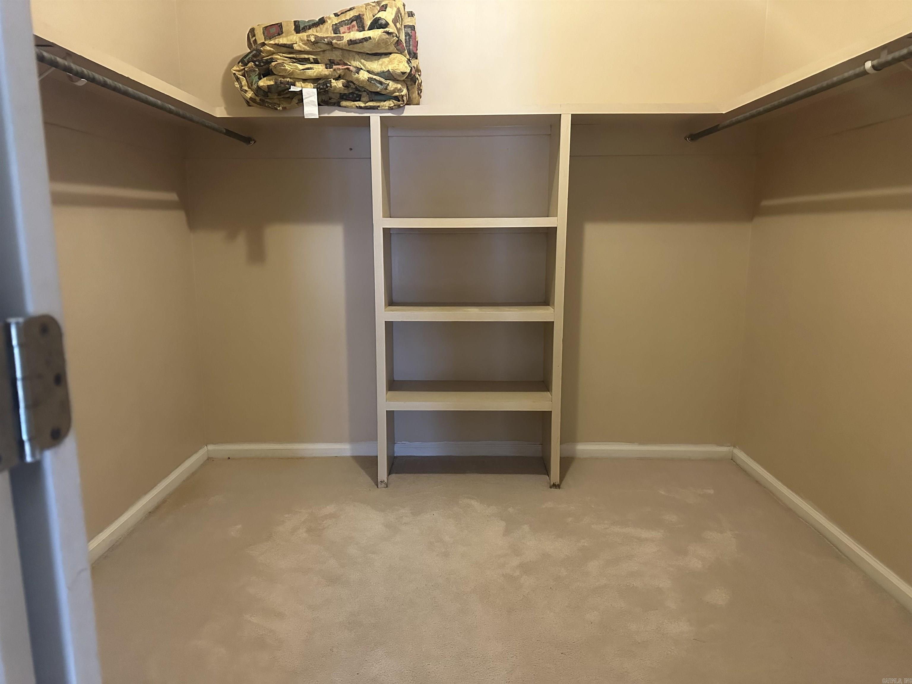 WOODLANDS HILLS - Residential