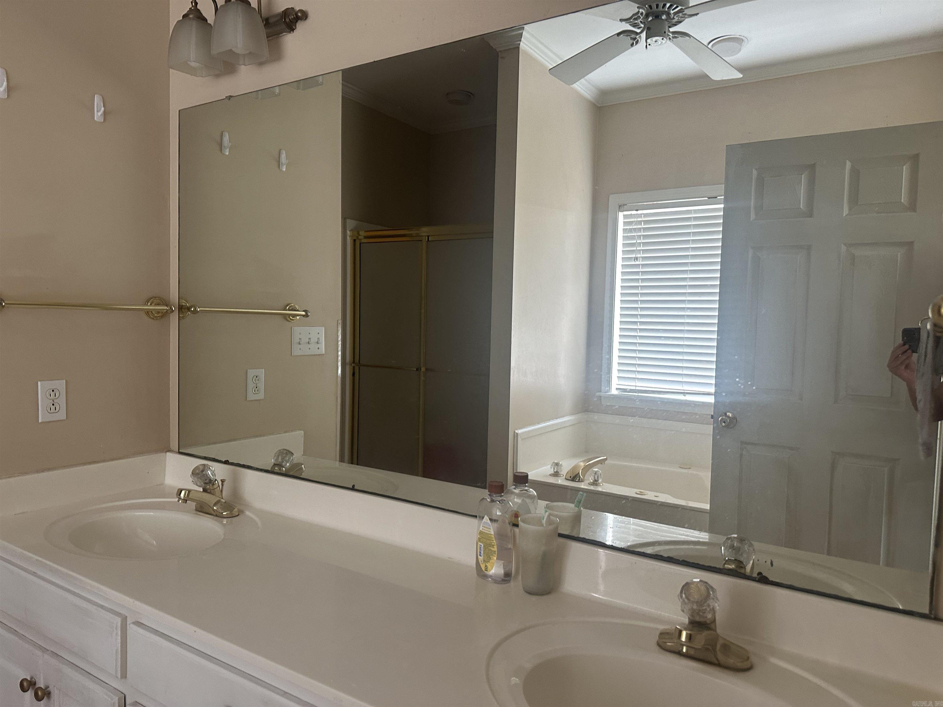 WOODLANDS HILLS - Residential