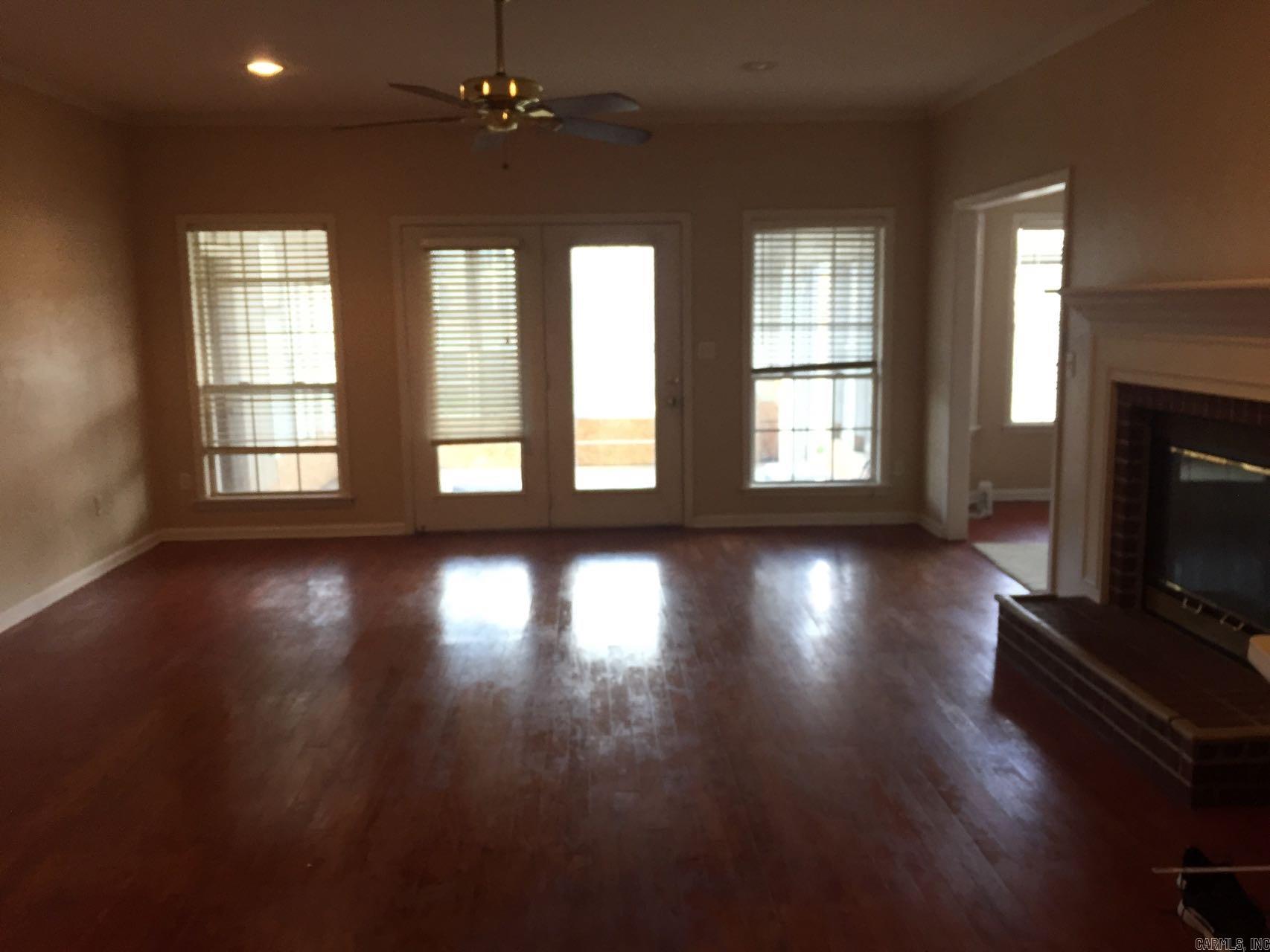 WOODLANDS HILLS - Residential