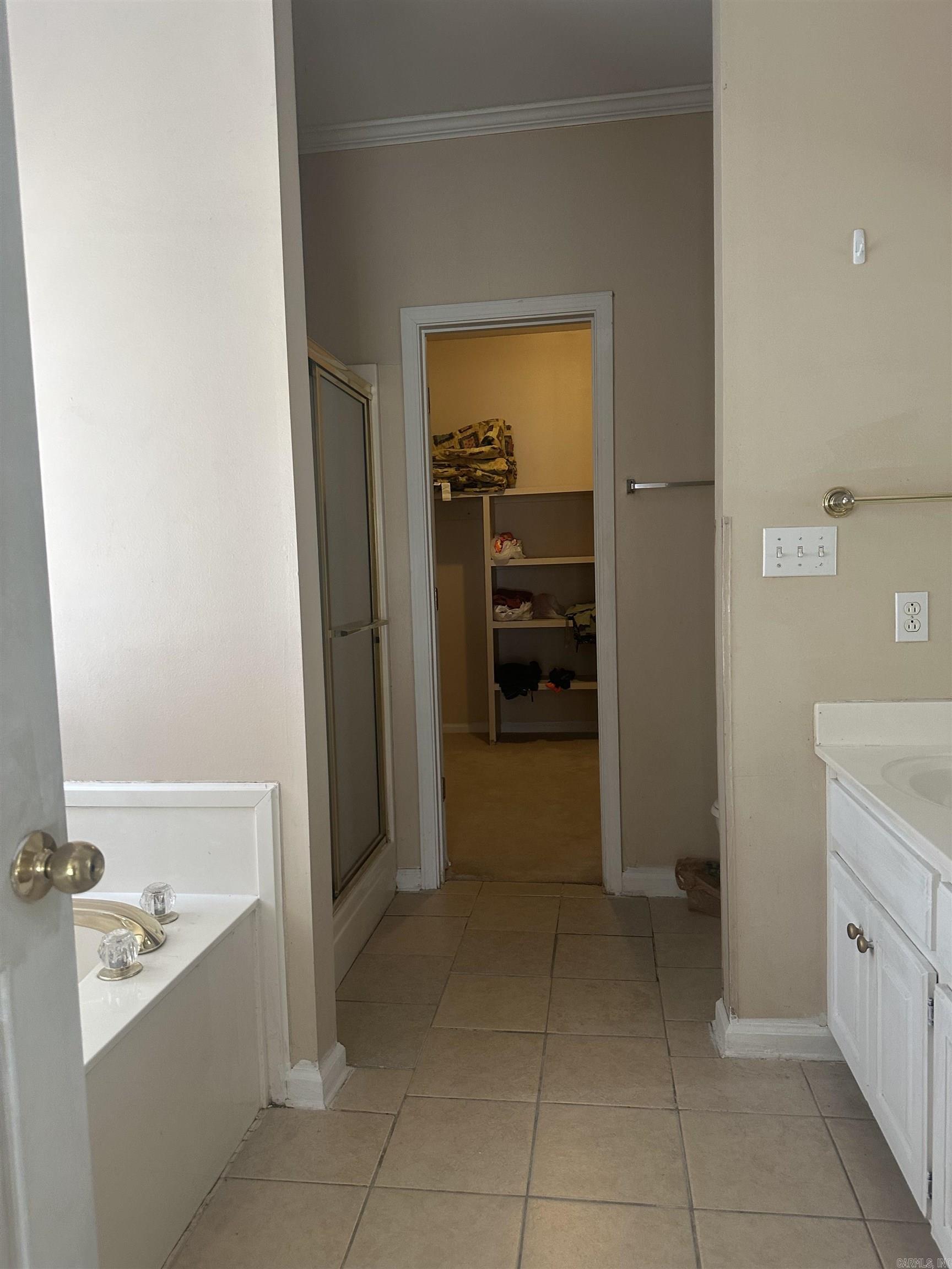 WOODLANDS HILLS - Residential