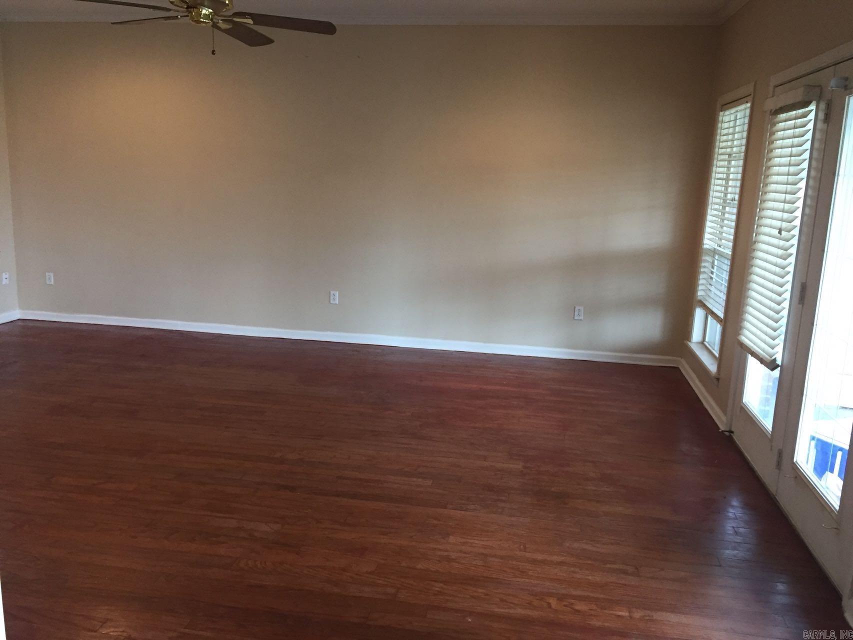 WOODLANDS HILLS - Residential