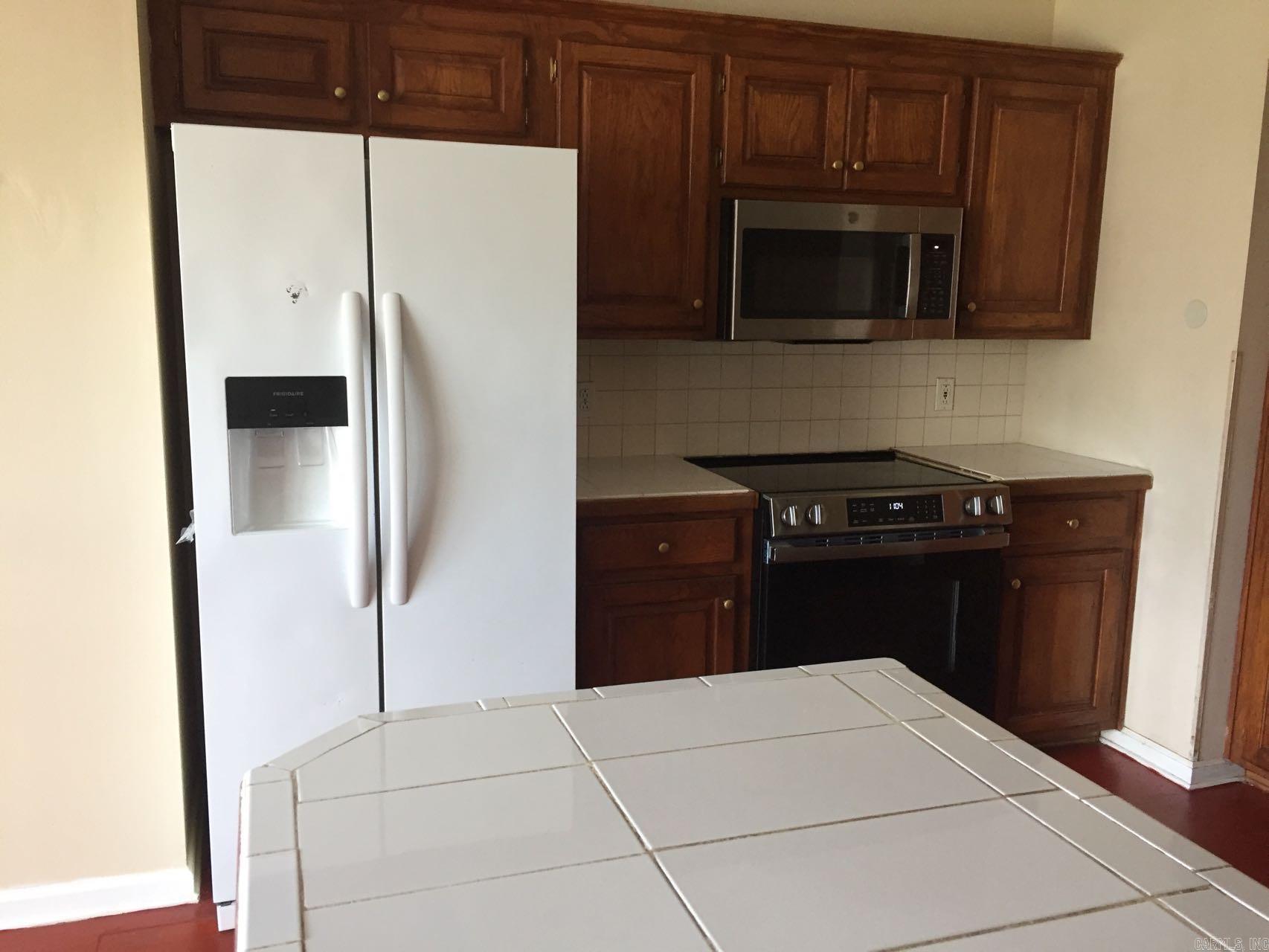 WOODLANDS HILLS - Residential