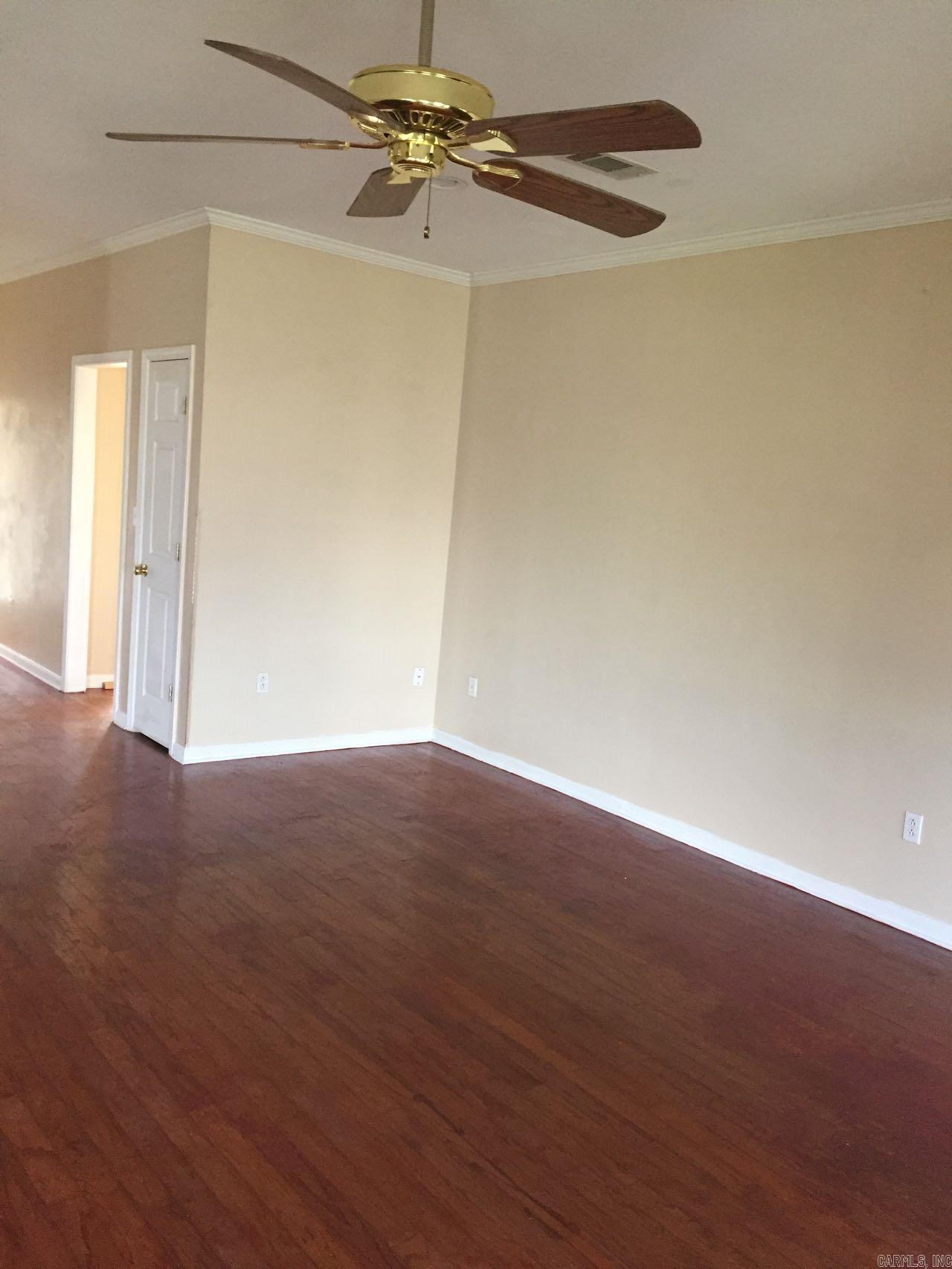 WOODLANDS HILLS - Residential