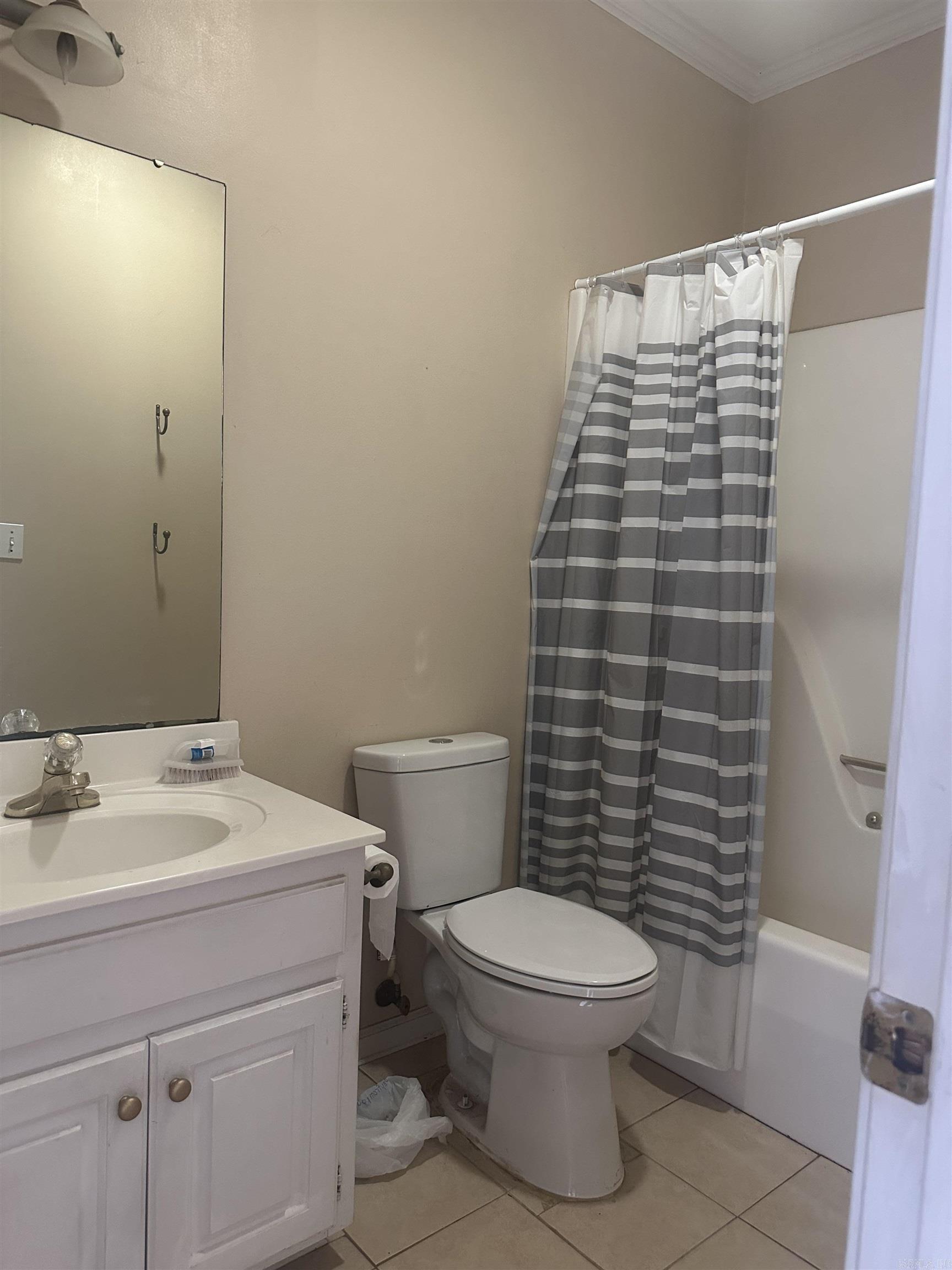 WOODLANDS HILLS - Residential