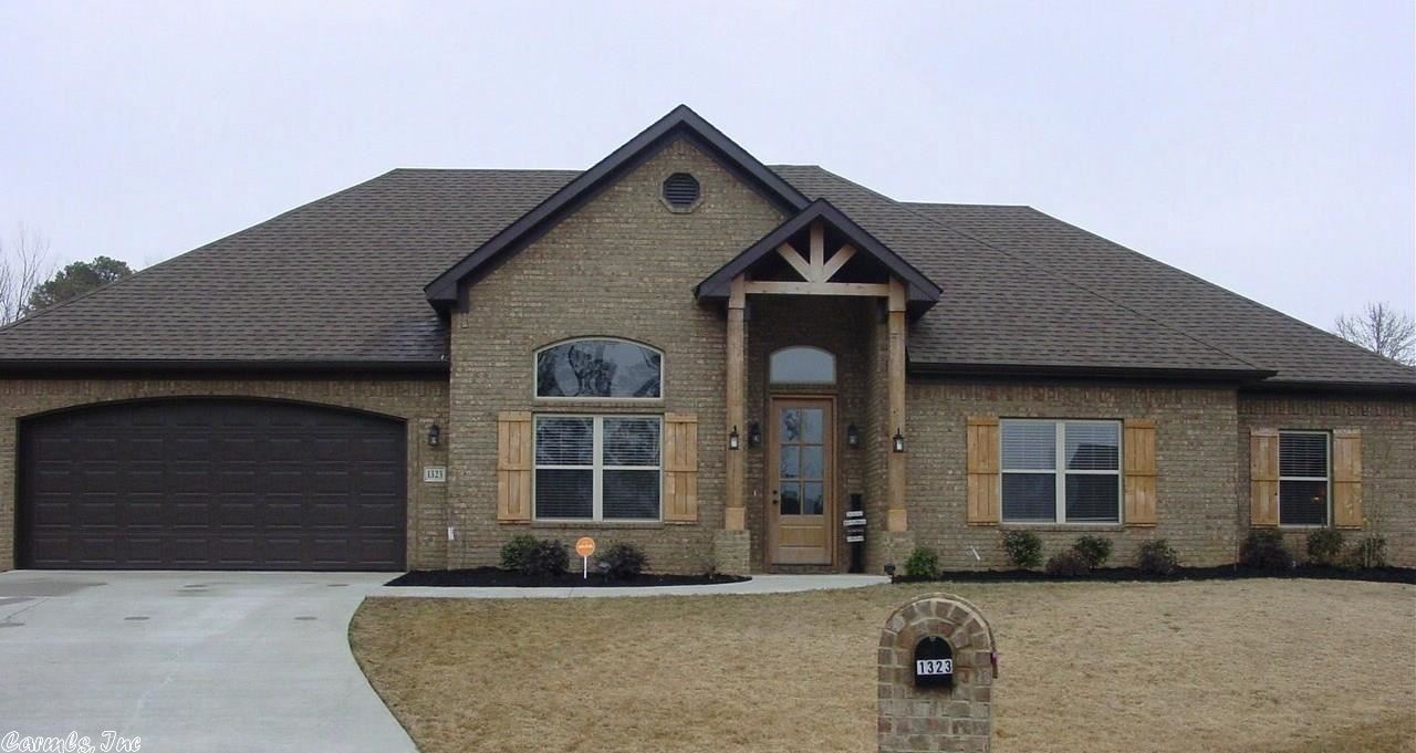STUNNING CUSTOM CRAFTSMAN STYLE HOME ON OVER-SIZED CUL-DE-SAC LEVEL LOT, VERY OPEN FLOOR PLAN WITH LARGE DREAM STYLE KITCHEN, HUGE ISLAND/BAR BETWEEN KITCHEN AND OPEN FAMILY ROOM WITH A GREAT WOOD BURNING FIREPLACE, FOUR GOOD SIZED BEDROOMS, LOTS OF MOLDING, FANTASTIC MASTER BATH, COVERED PATIO OUT BACK, & ON & ON & ON... TAKE A LOOK AT THIS ONE!