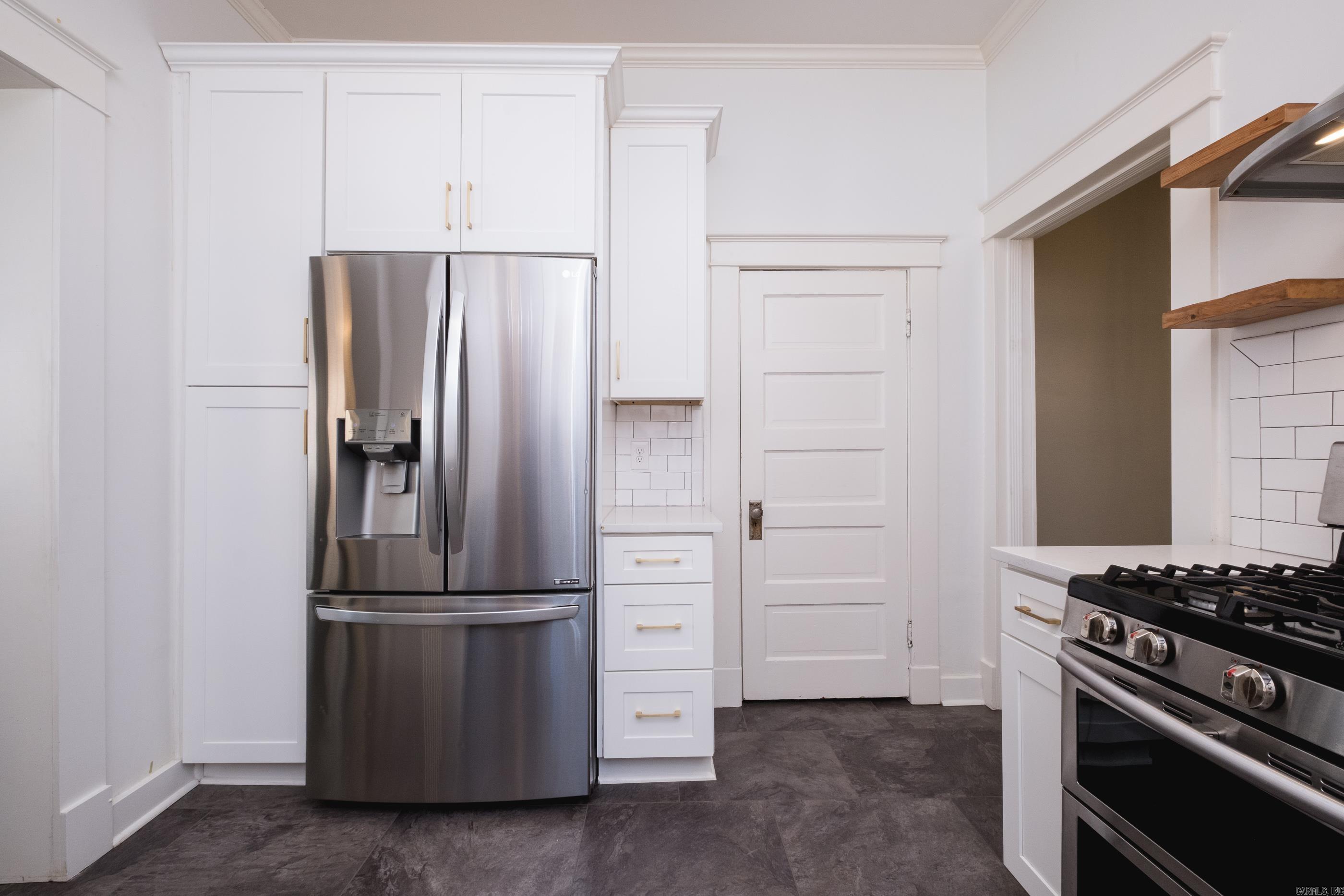 ELMHURST - Residential