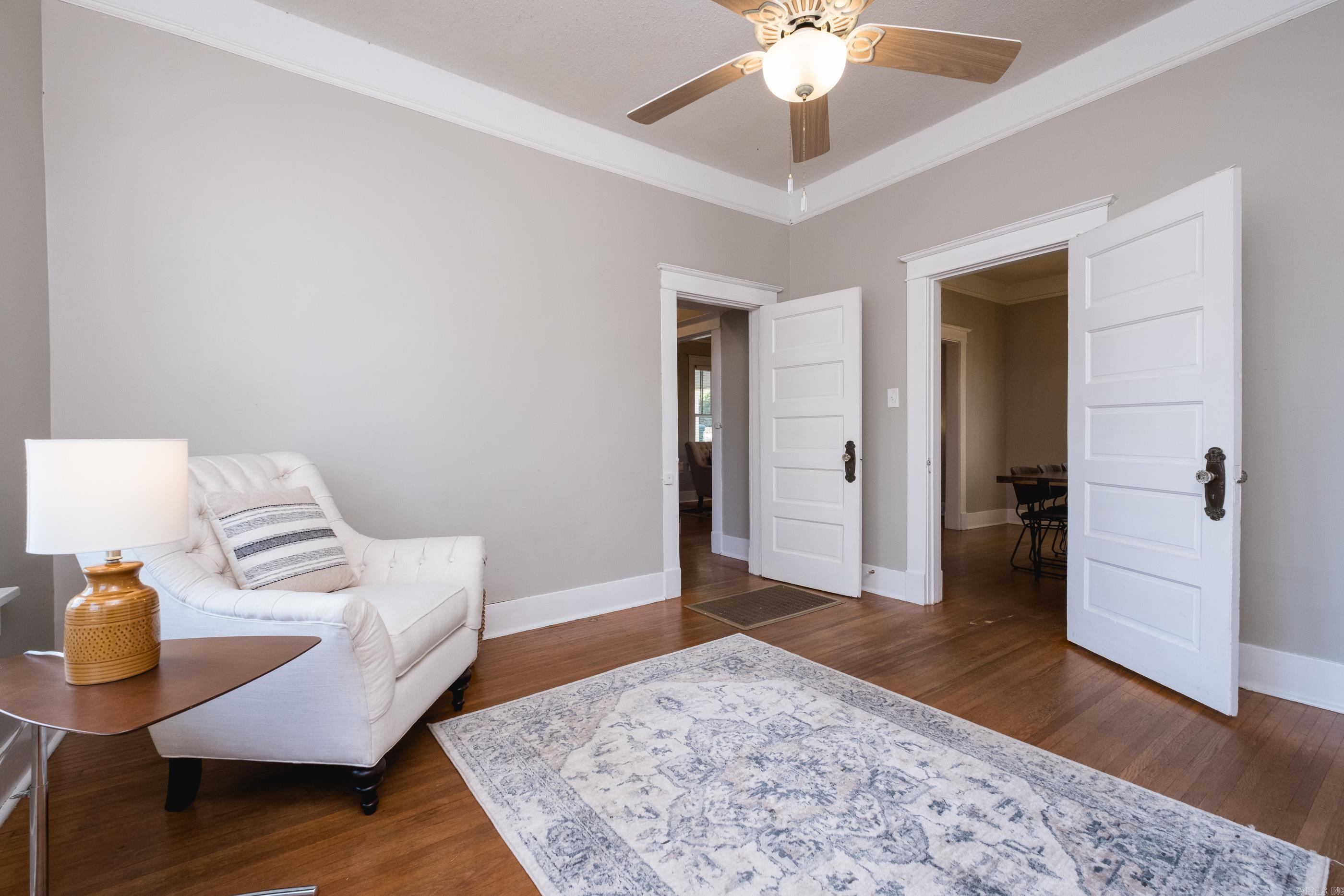 ELMHURST - Residential